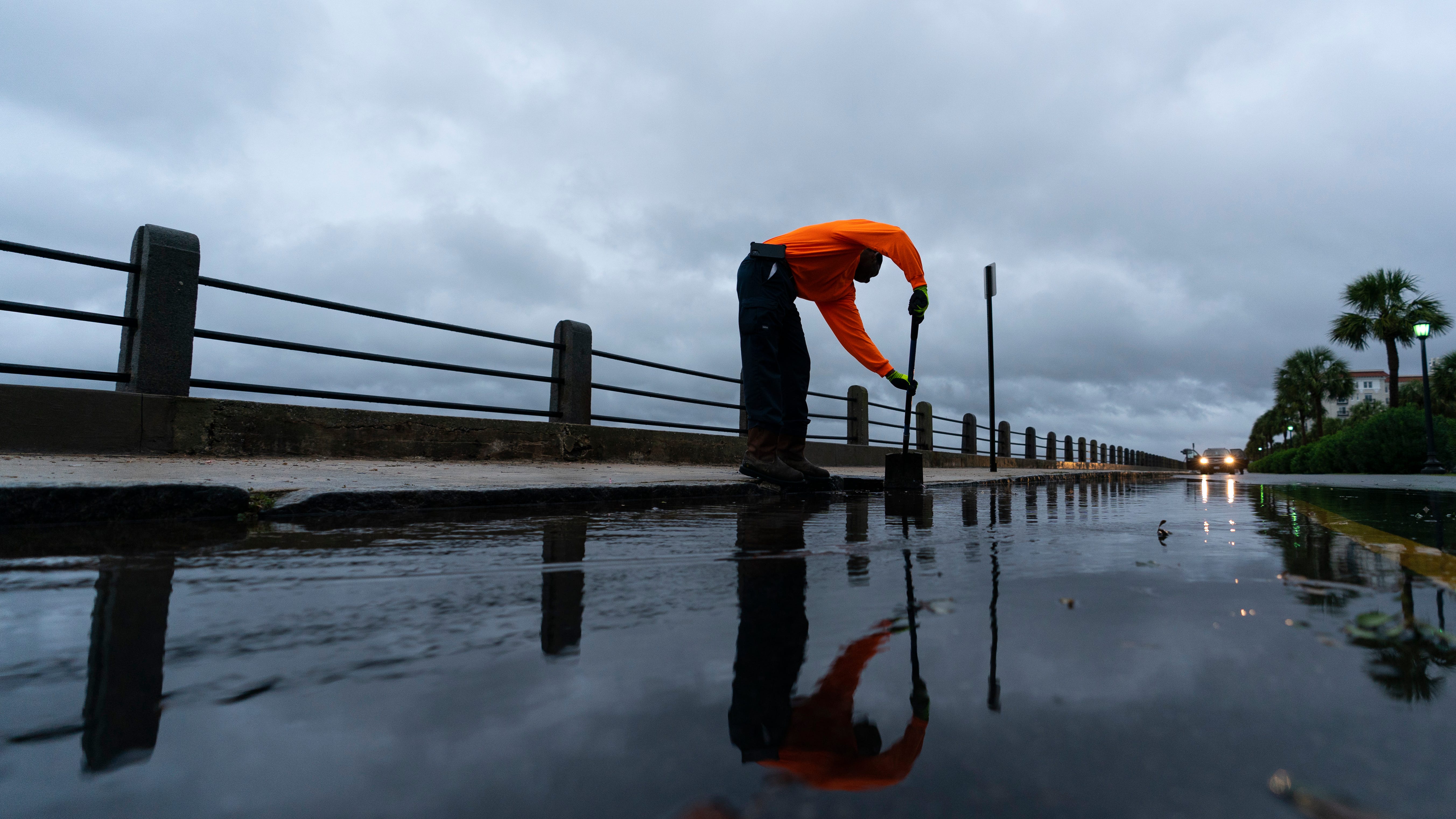 Live Updates: Charleston airport closed as Ian approaches