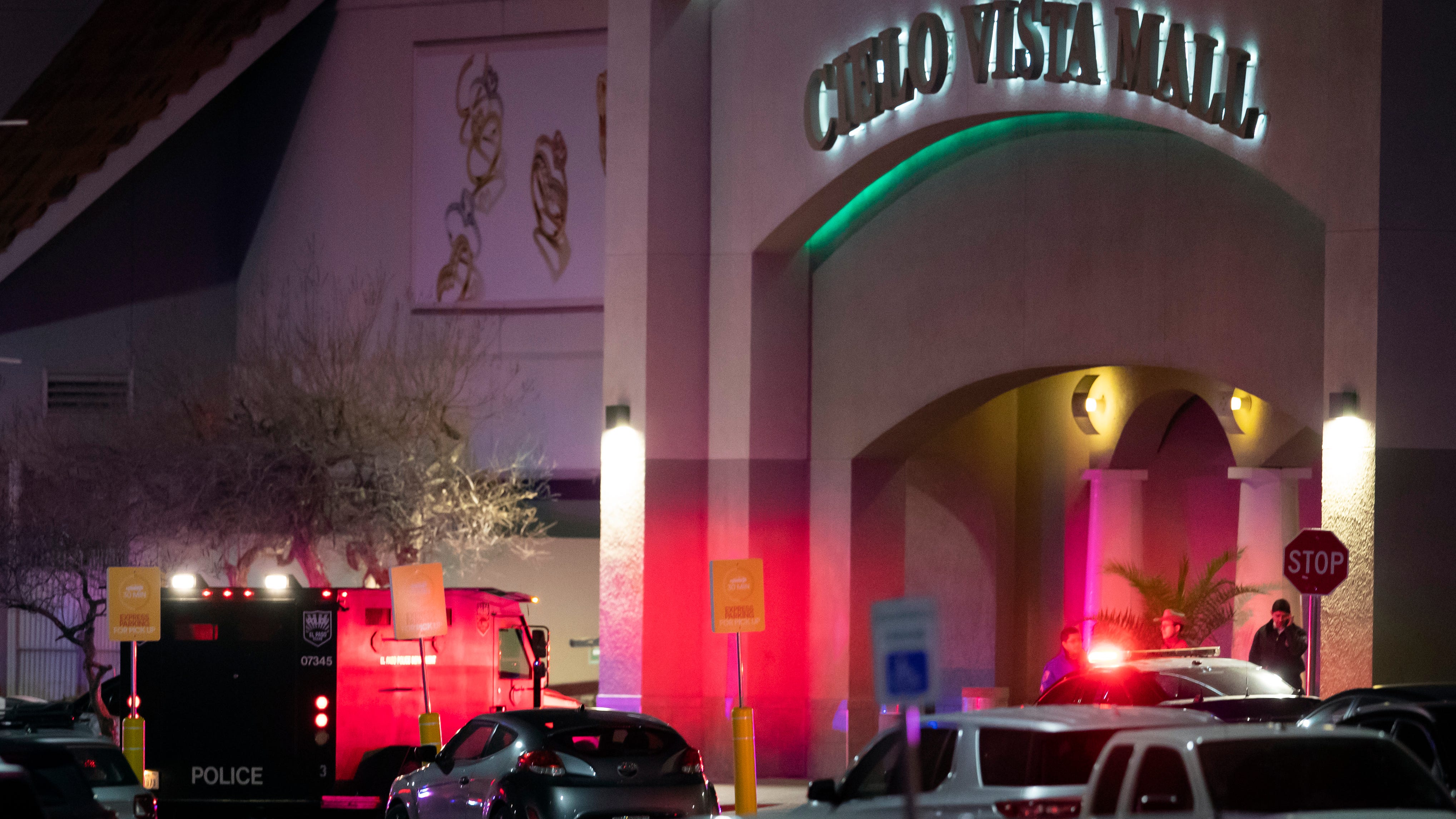1 killed, 3 hurt in shooting at El Paso, Texas shopping mall