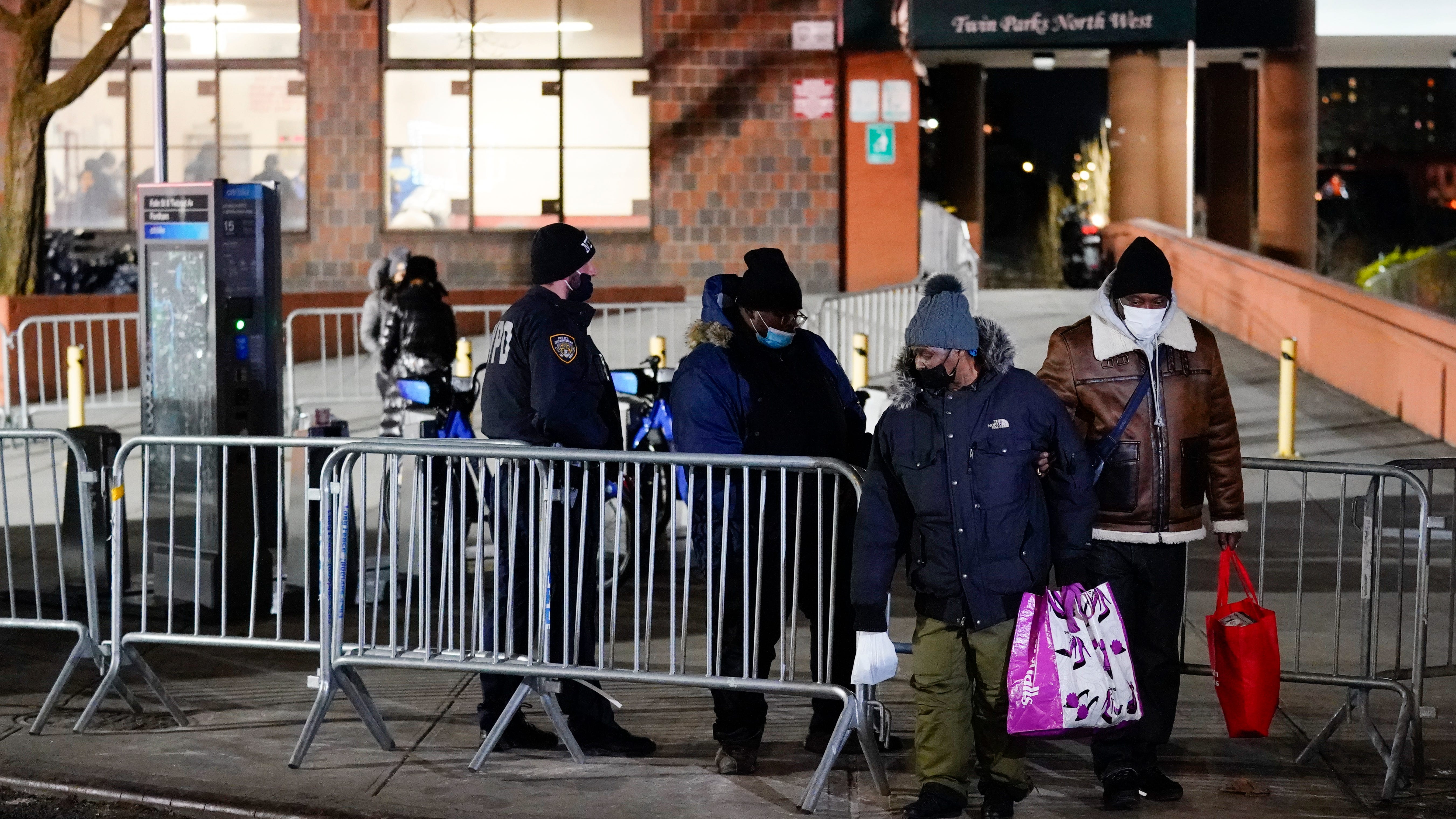 Hospital helper nearly overlooks brother after NYC fire