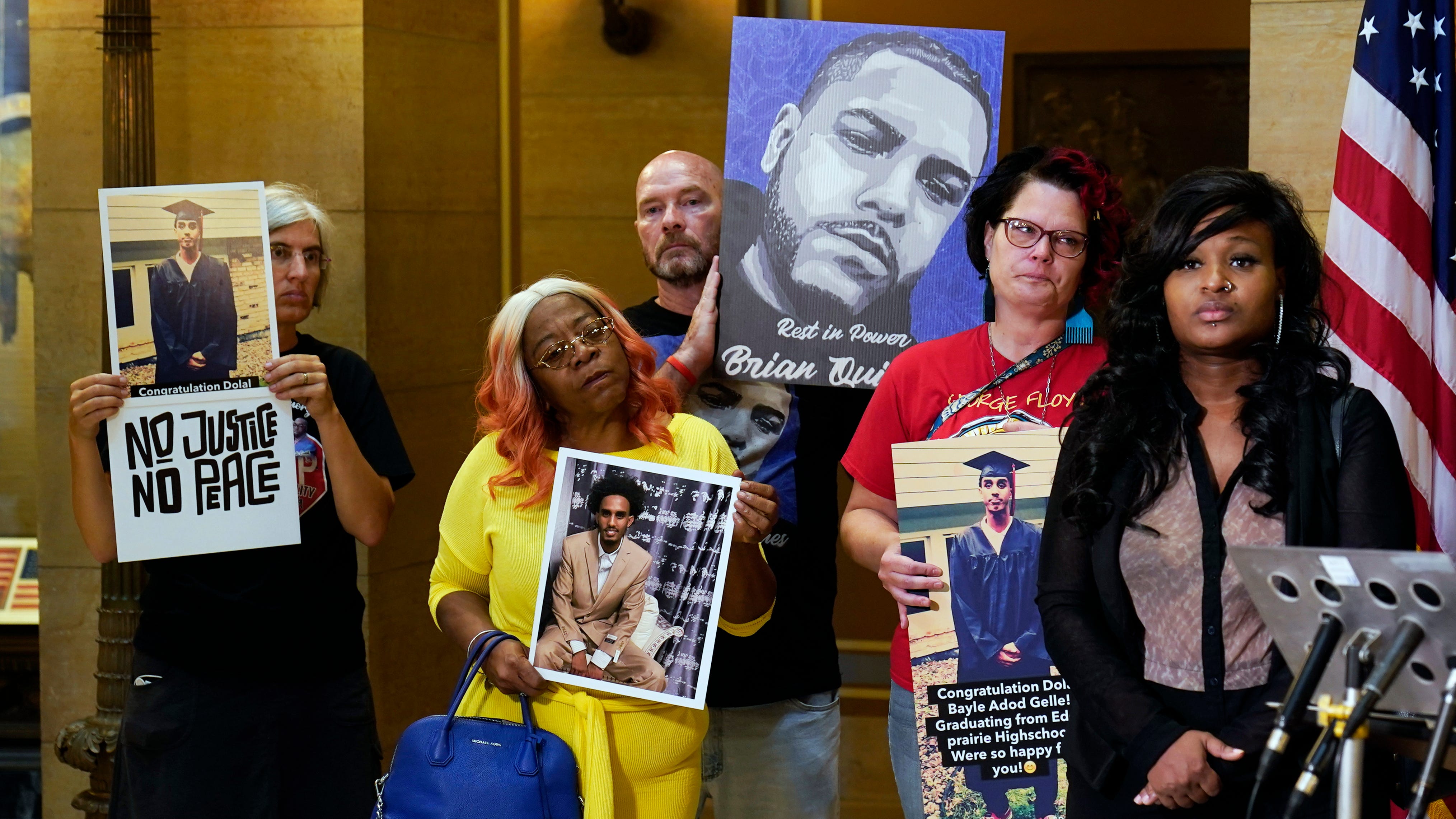Minnesota lawmakers pass modest police accountability bill