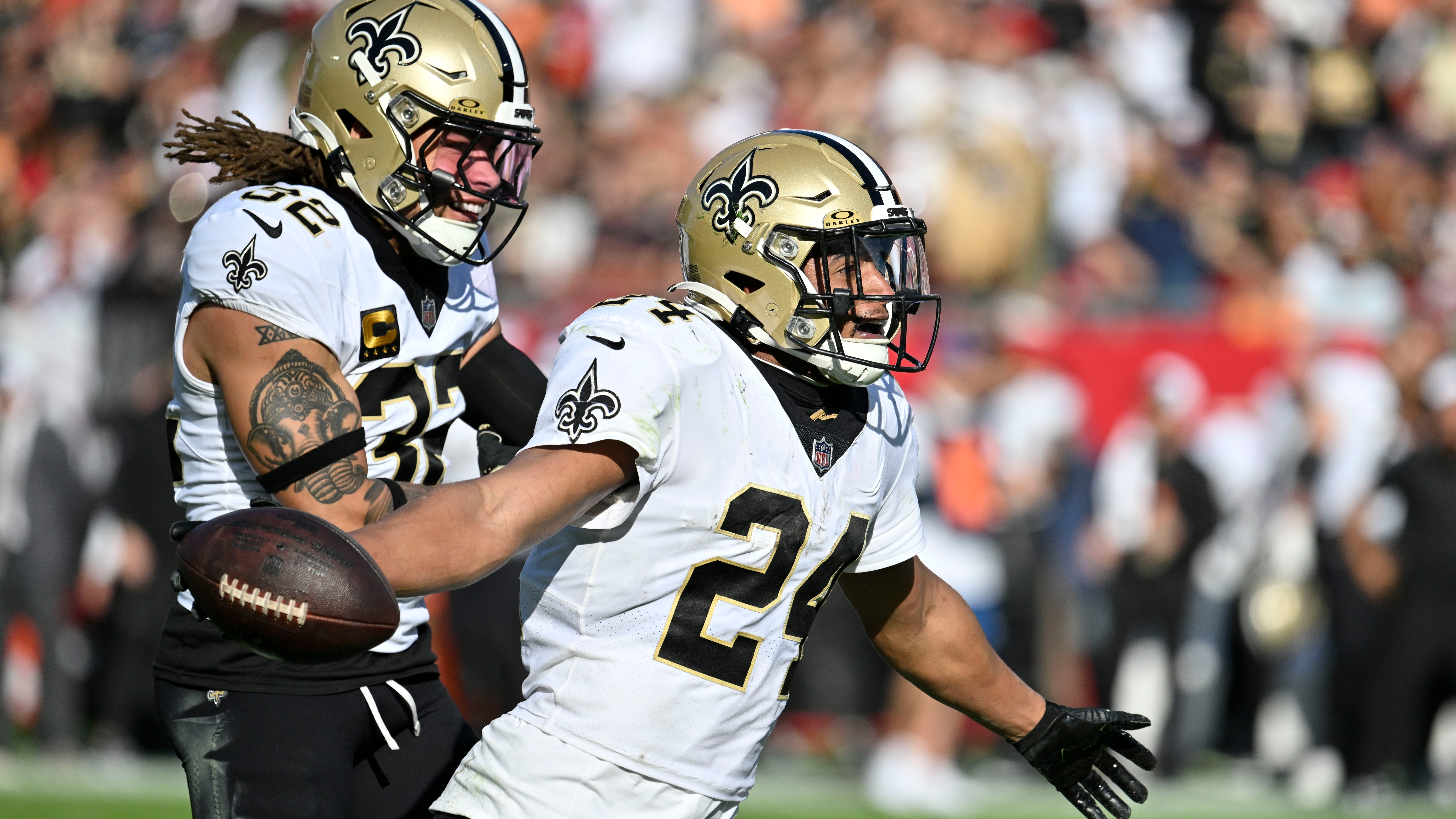 Carr throws for 2 TDs to help the Saints beat the Bucs 23-13 and tie NFC South standings
