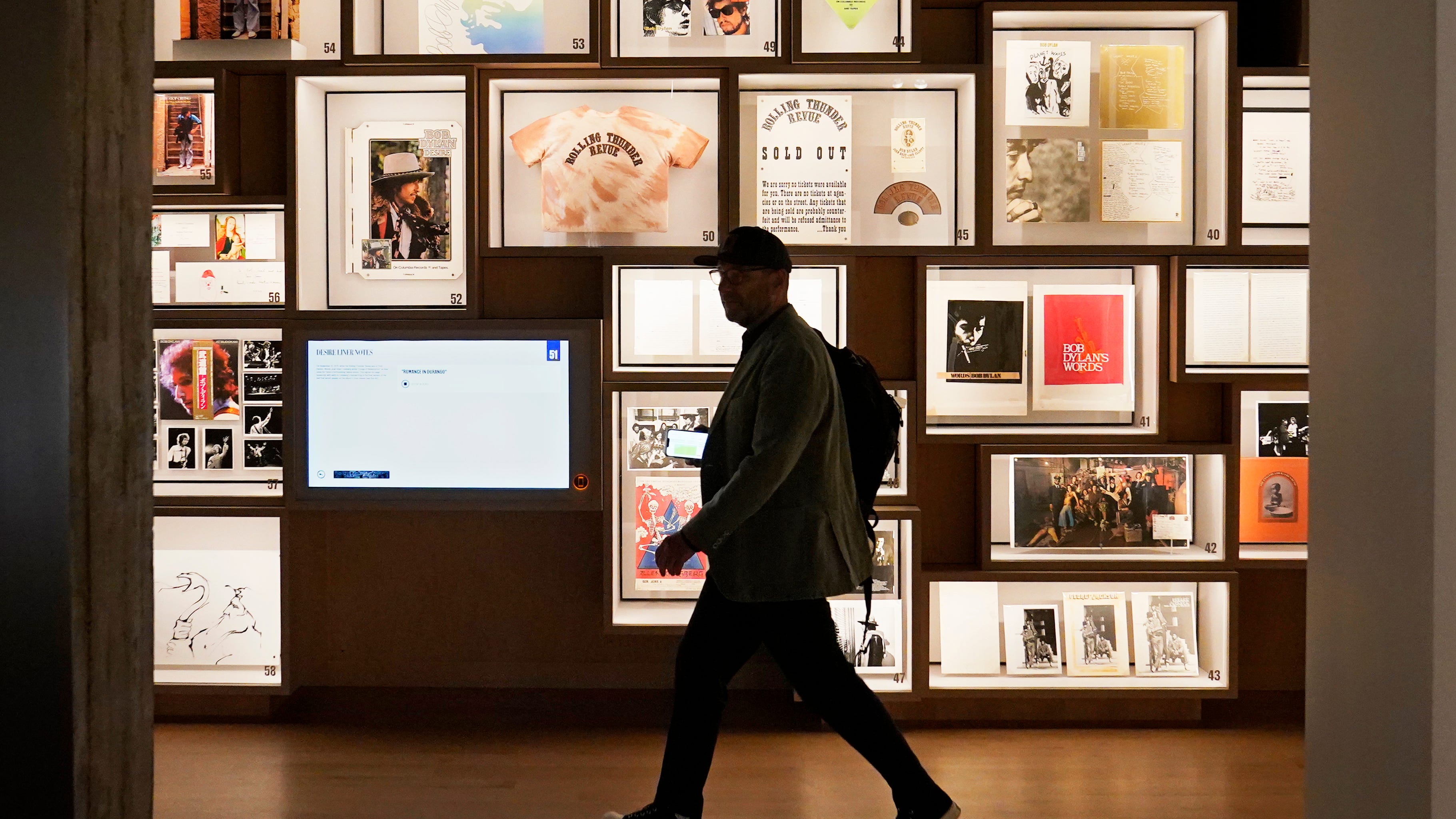 How does it f-e-e-e-e-l? Bob Dylan museum opening in Tulsa