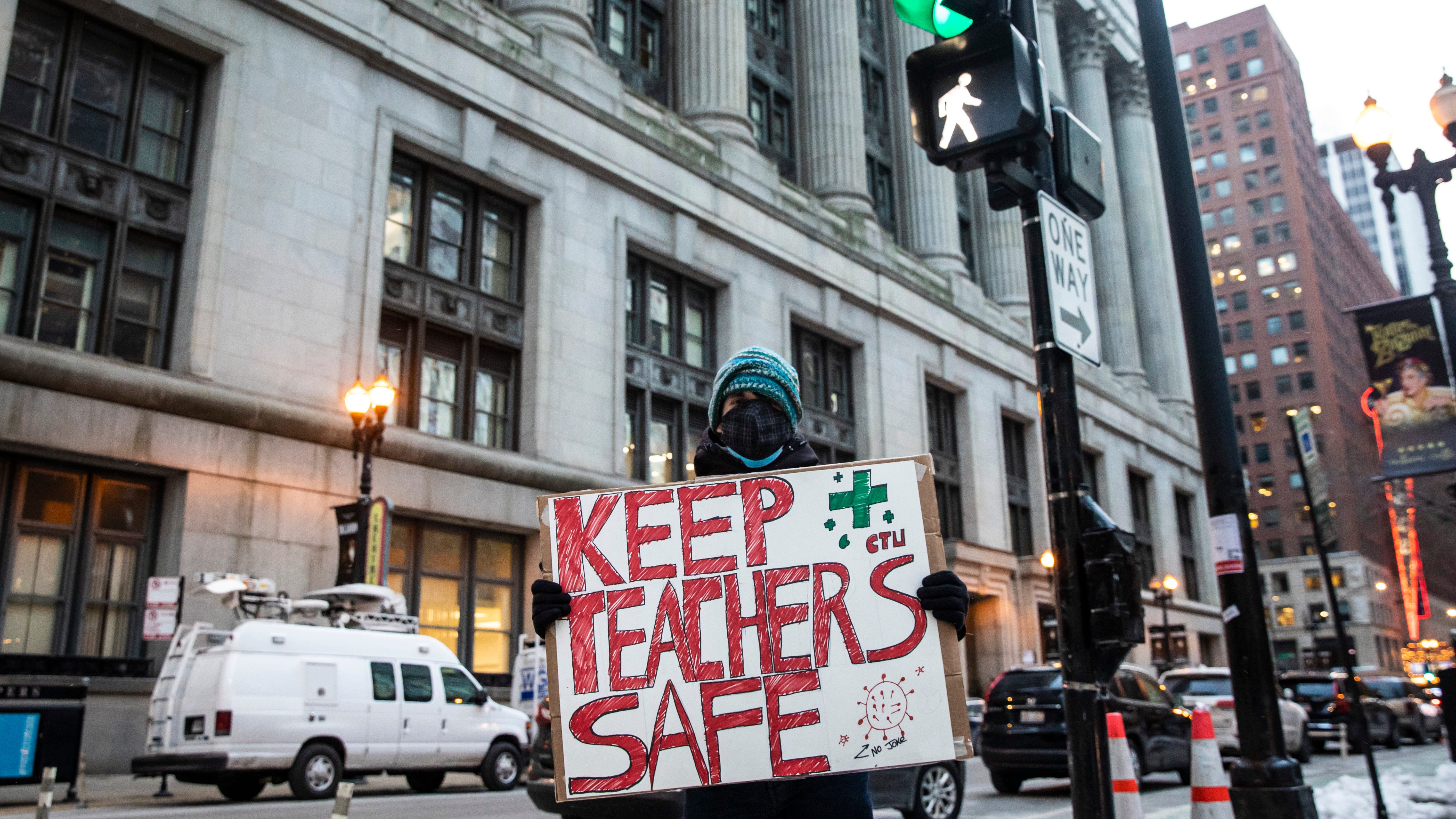 Chicago schools shut for 2nd day over virus safety protocols