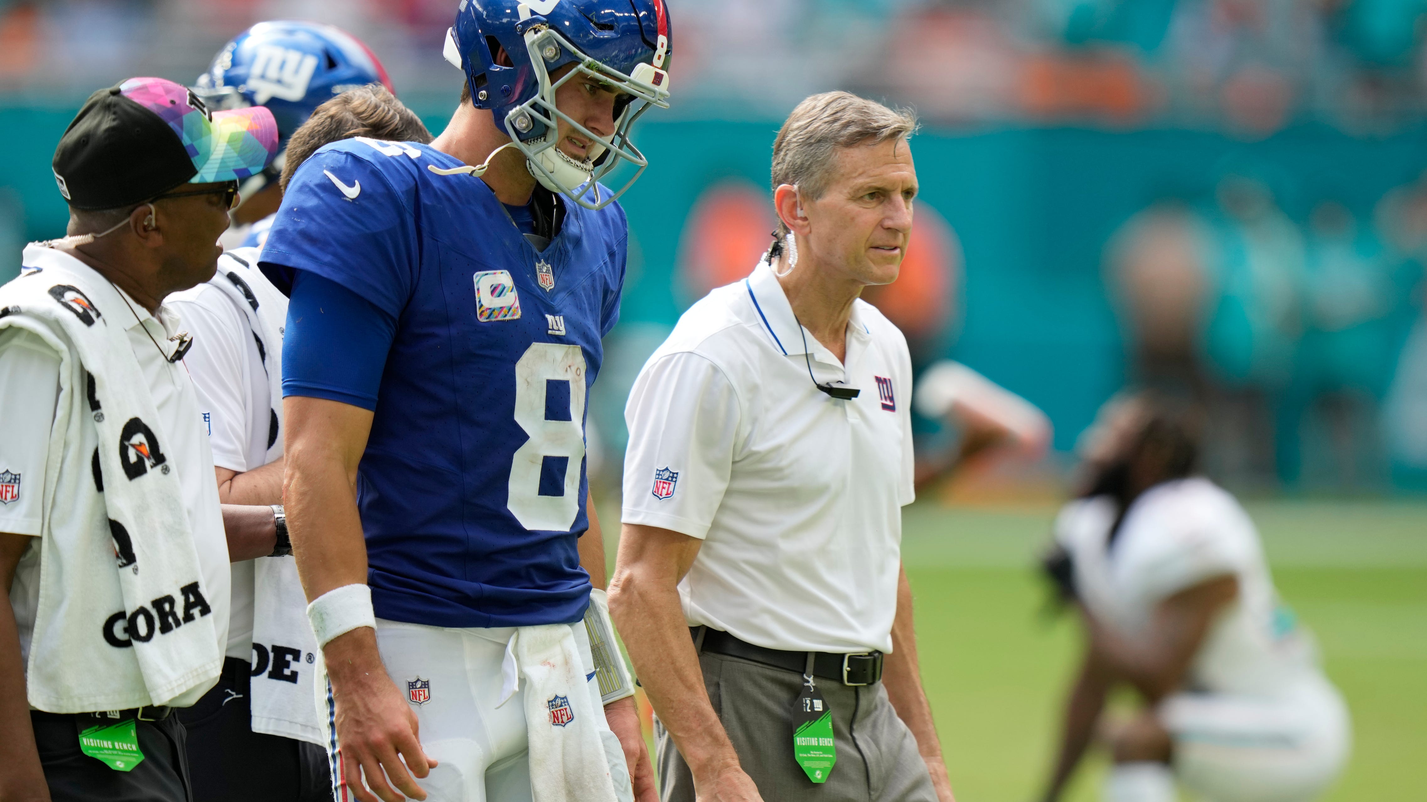 Giants quarterback Daniel Jones won't play against the Bills because of neck injury