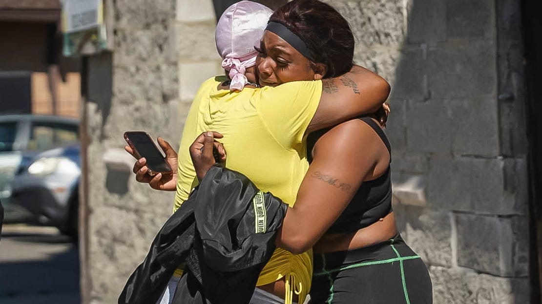 Police: 4 dead, 4 hurt in shooting on Chicago's South Side