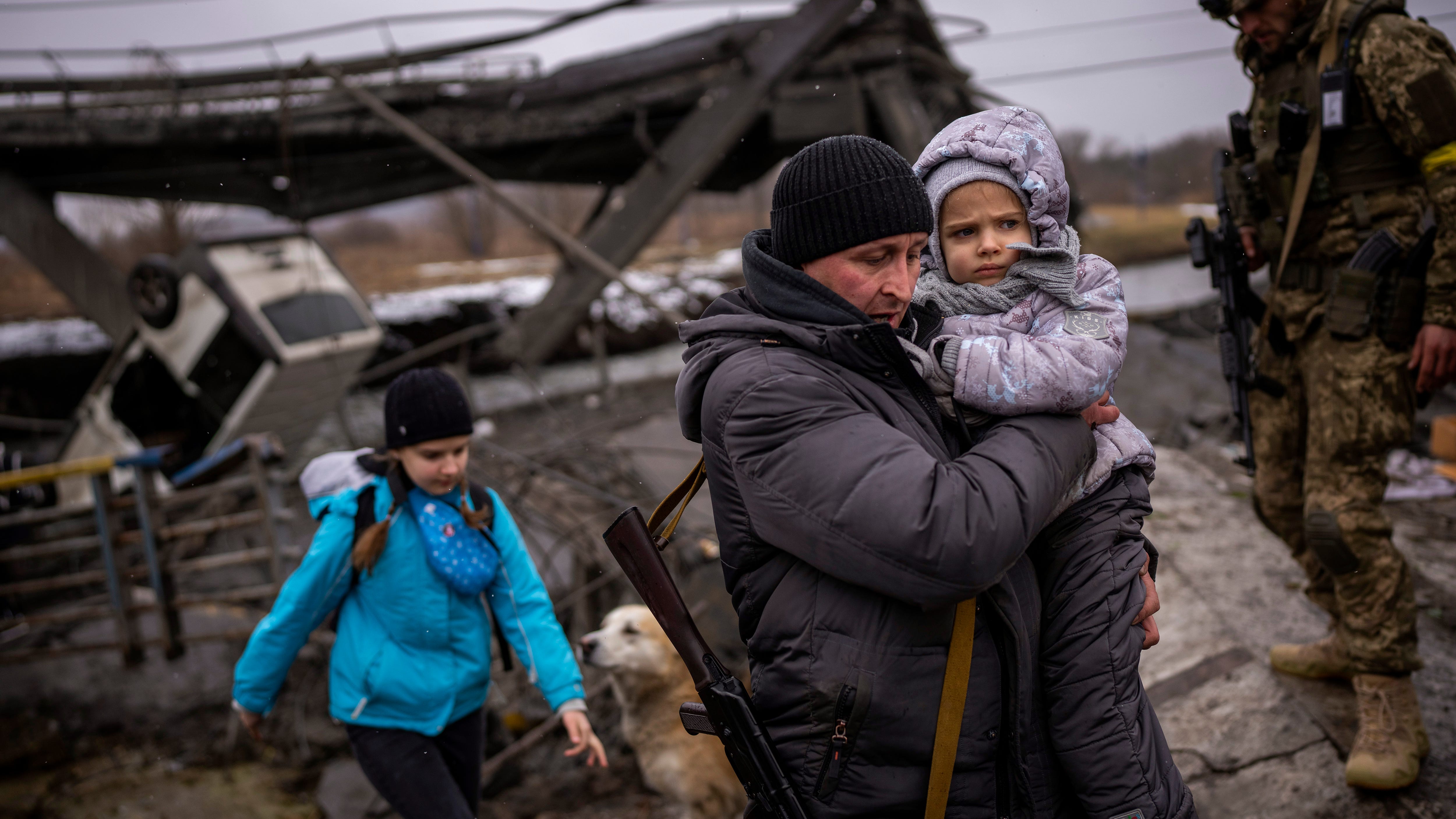 Russia batters Ukraine; both sides say ready for more talks