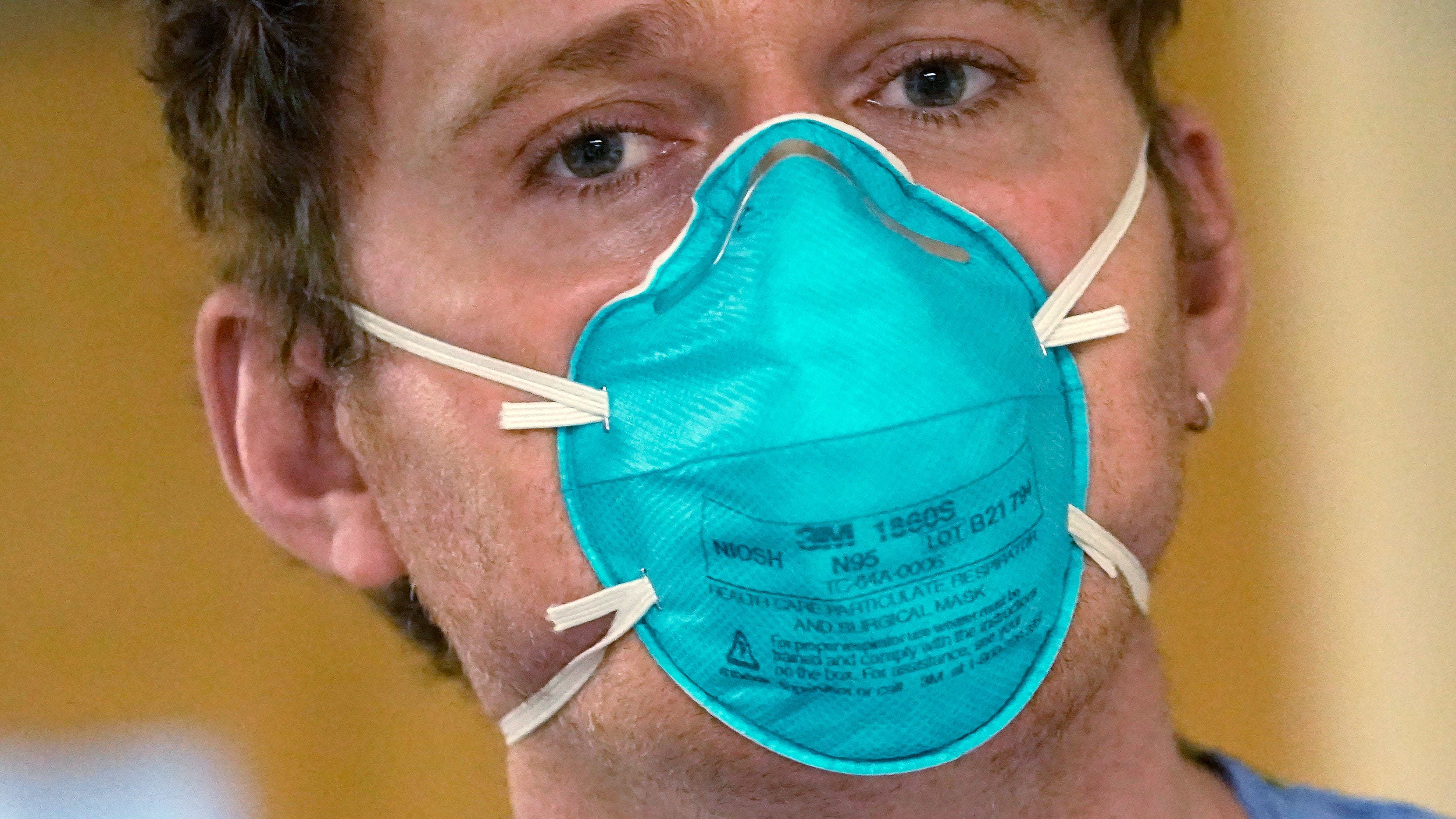 CDC encourages more Americans to consider N95 masks