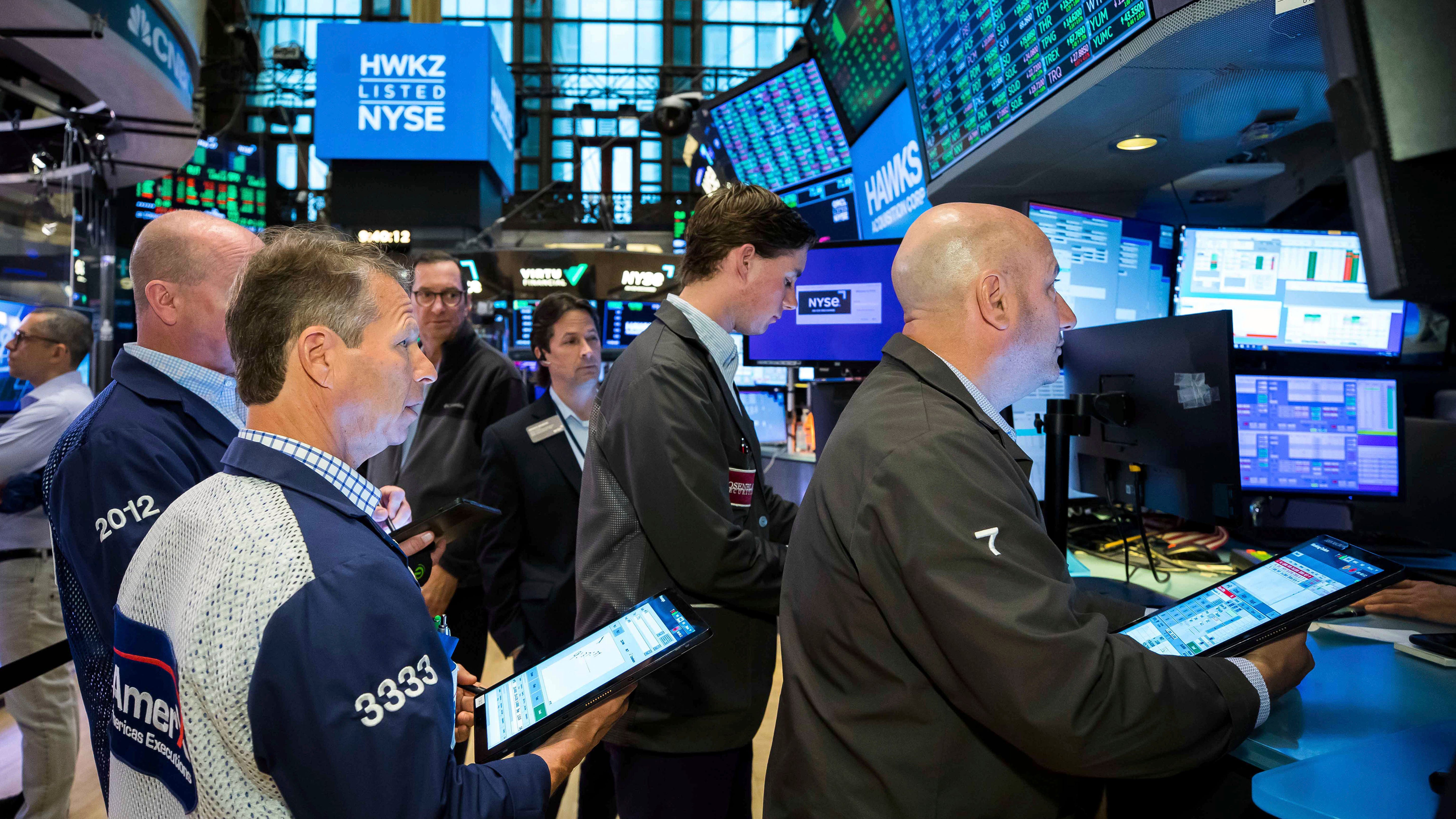 Wall Street breaks 7-week losing streak, longest since 2001
