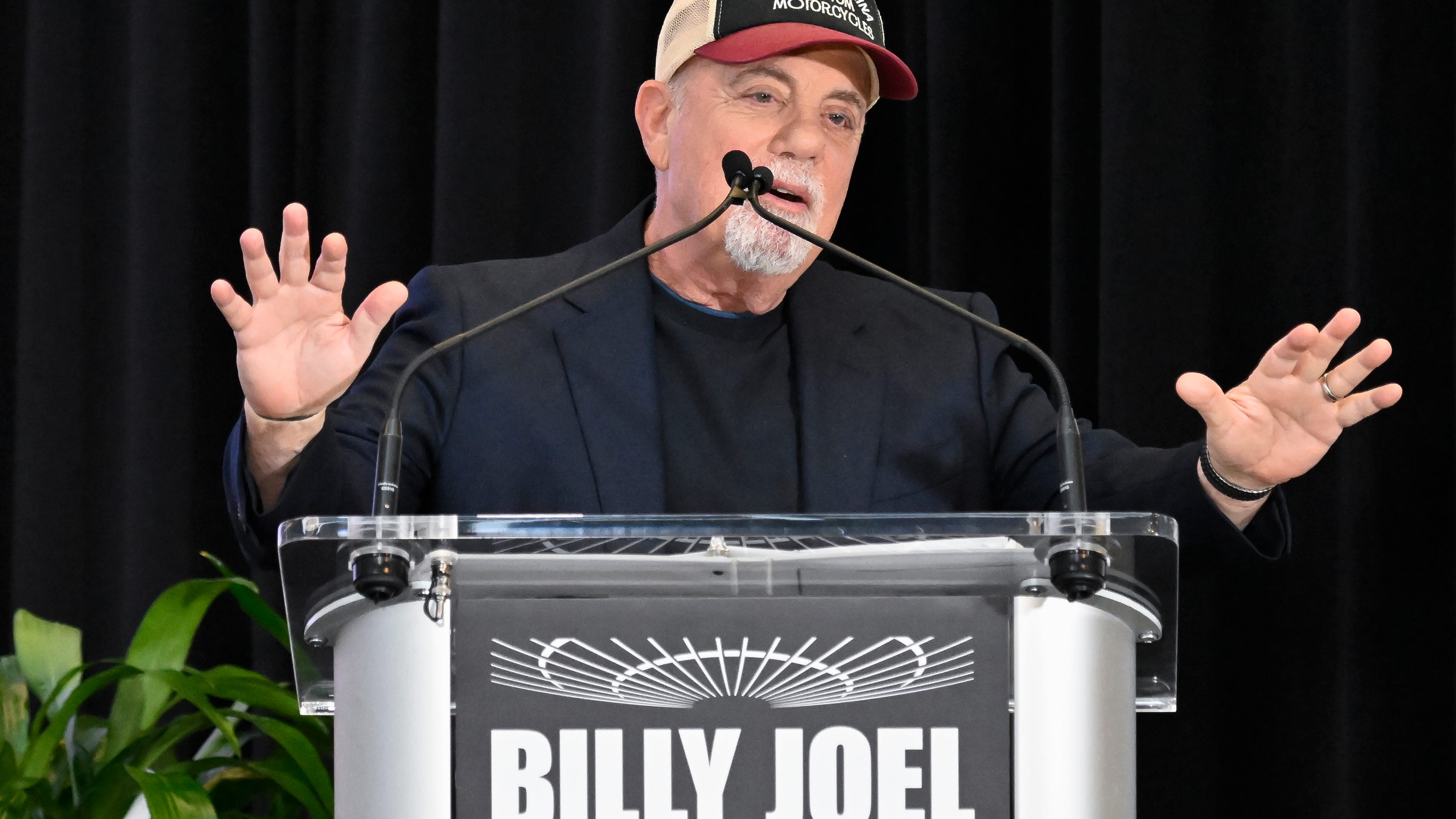 Billy Joel to end his record-breaking concert series at Madison Square Garden in 2024