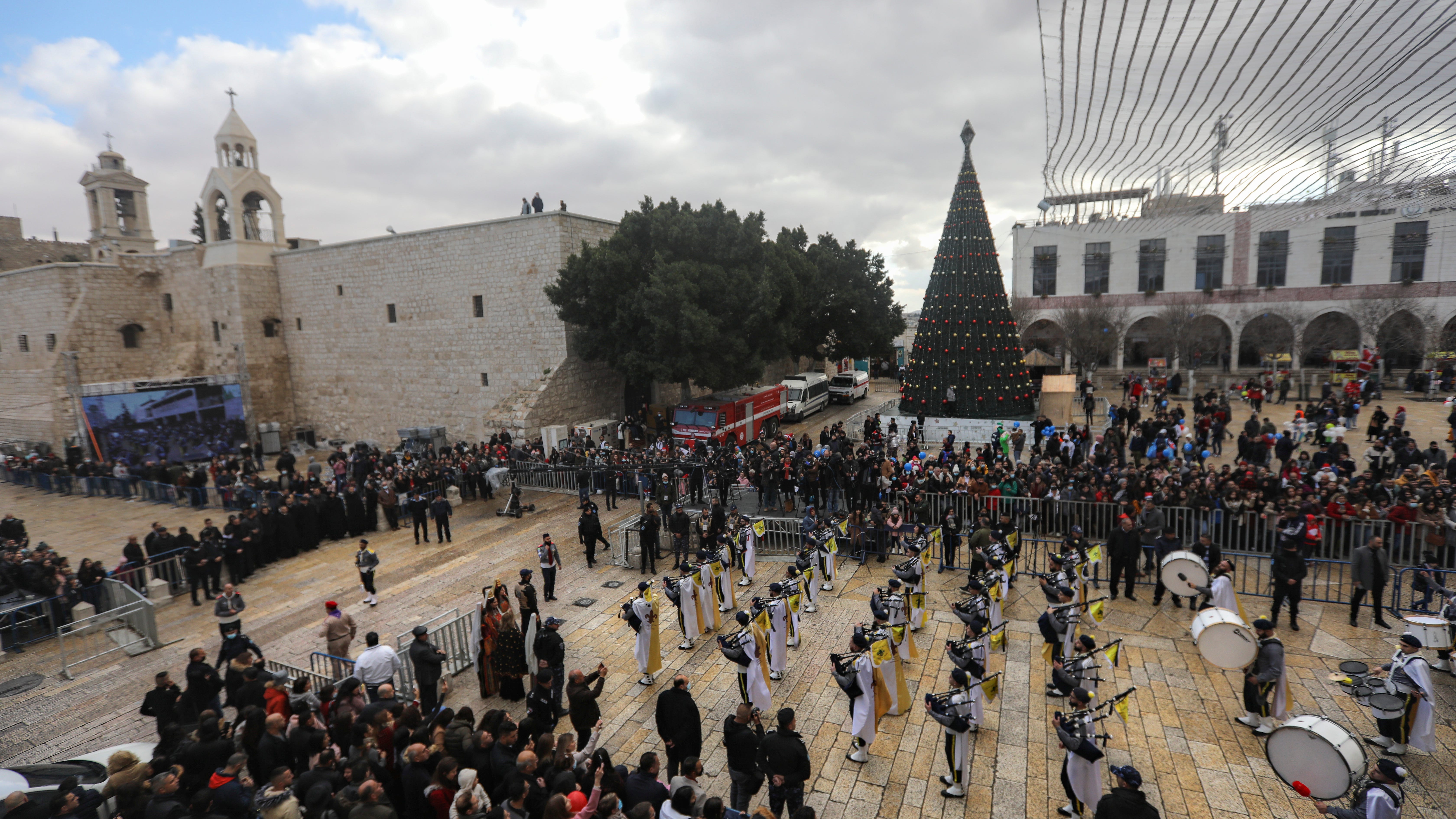 COVID puts a damper on Christmas Eve again around the world