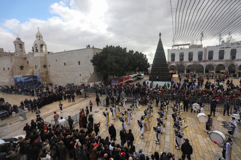 APTOPIX Virus Outbreak Palestinians Christmas