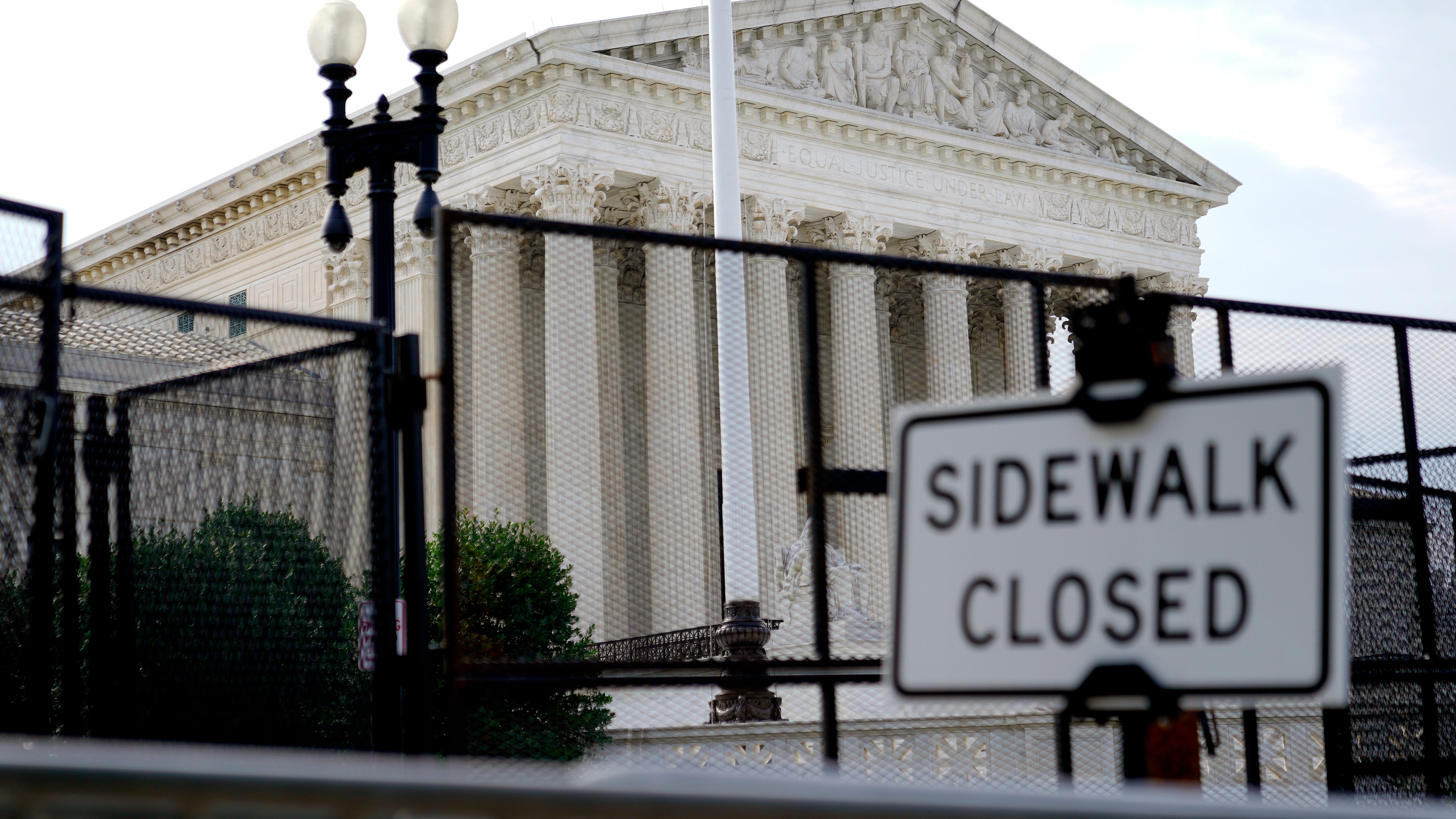 Supreme Court rules for inmates seeking reduced prison terms