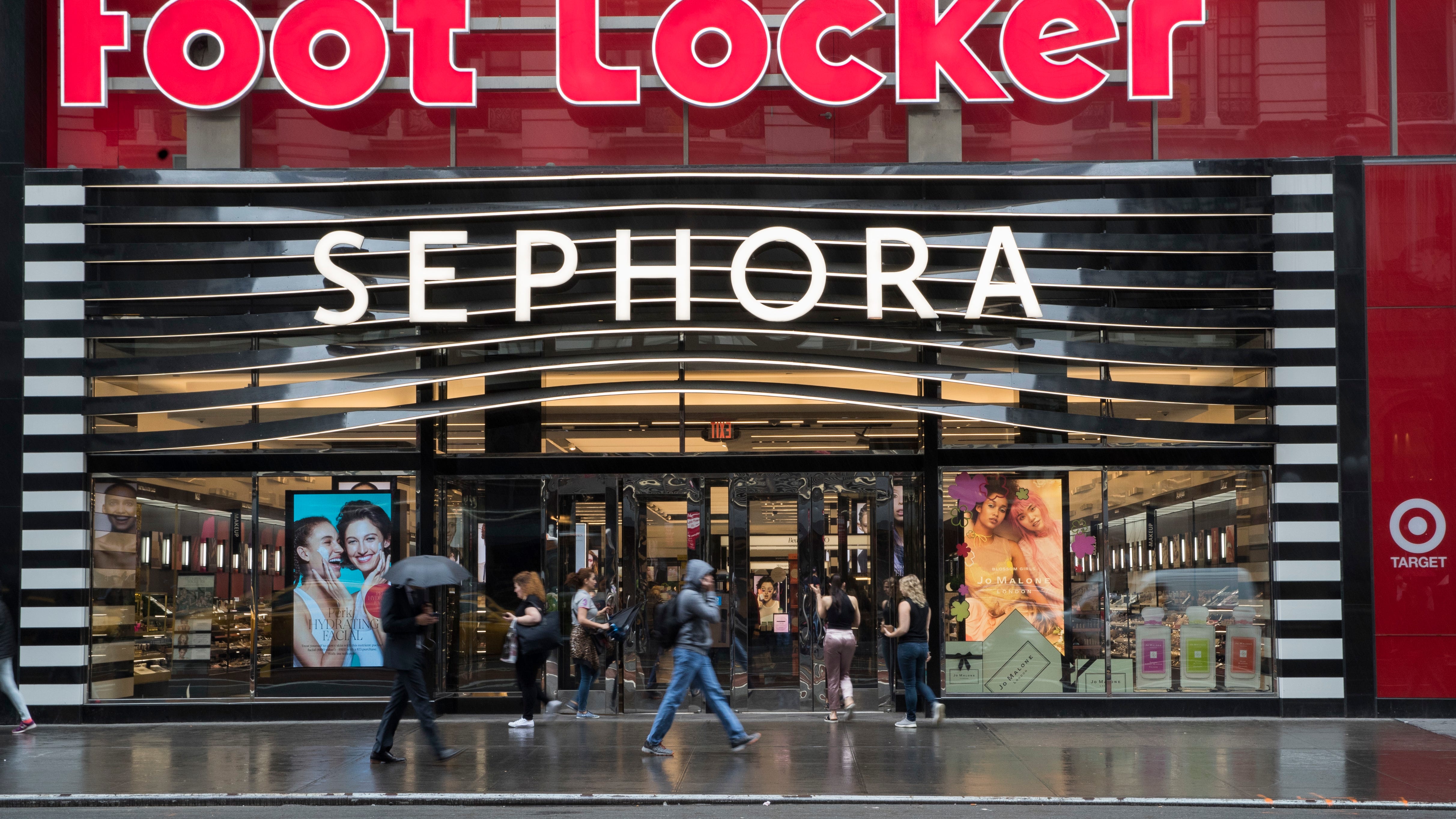 Foot Locker names former Ulta Beauty chief as CEO
