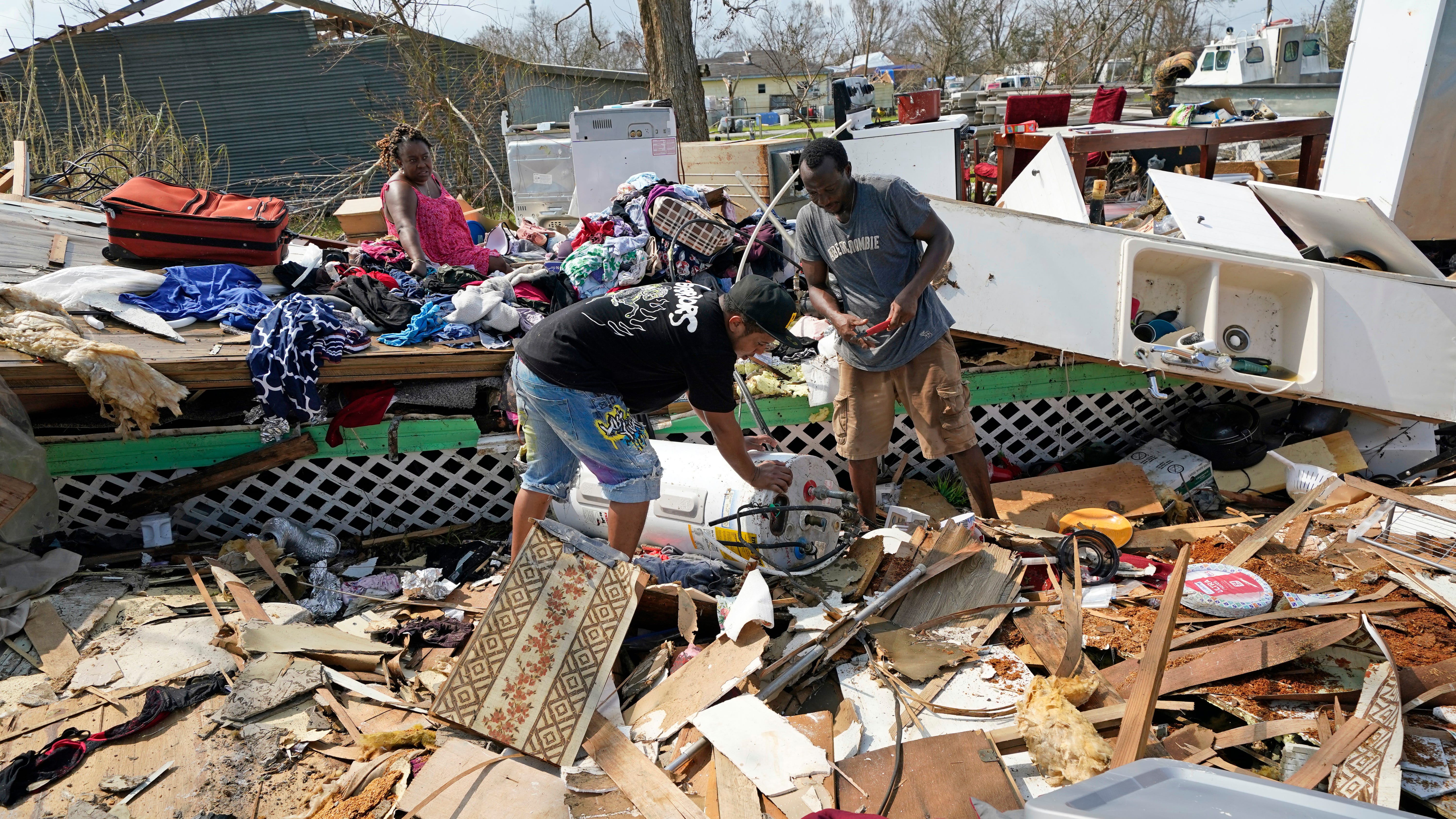 Flights resume, some power restored in New Orleans after Ida