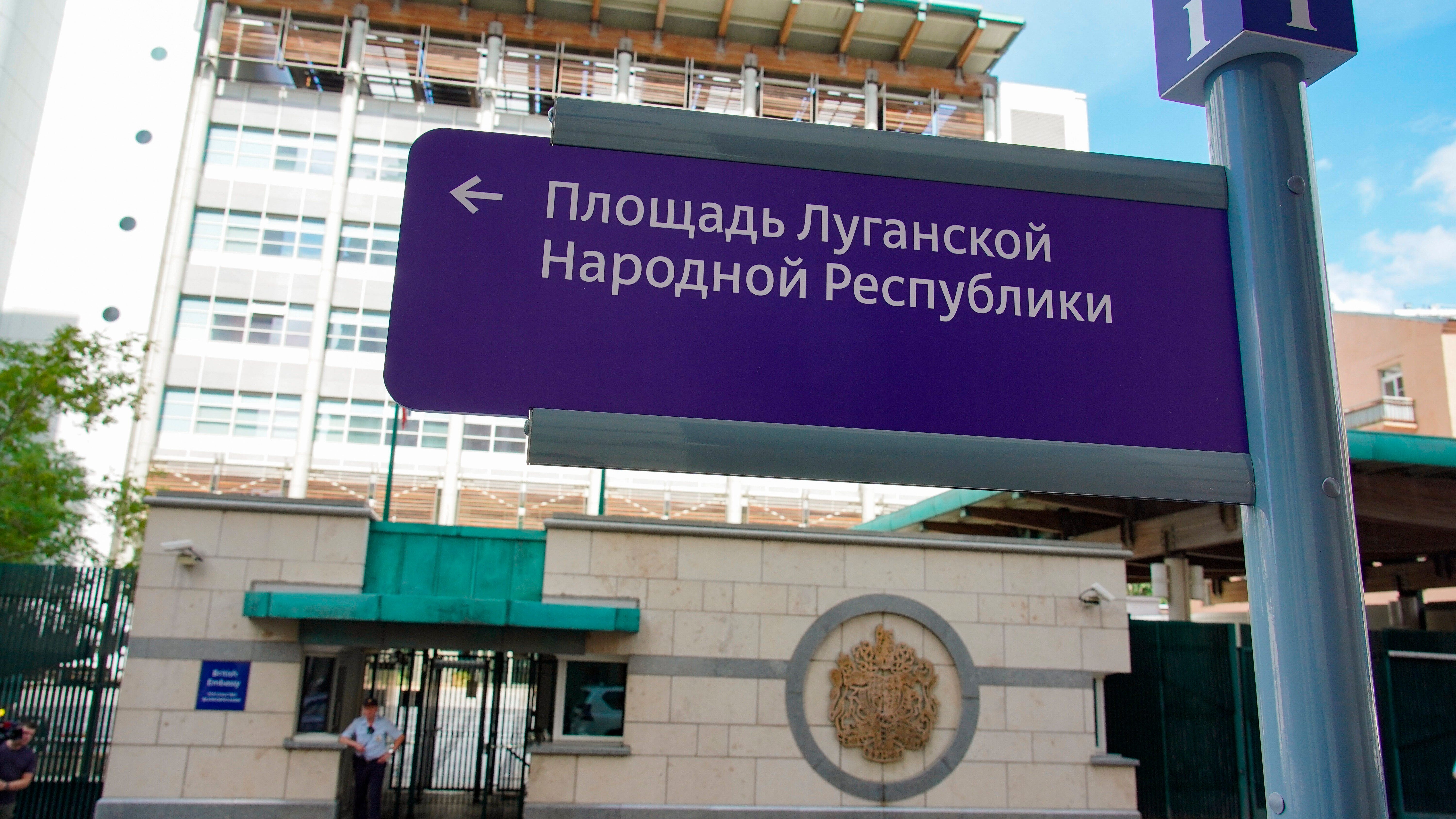 Russia sticks US, UK embassies with 'unrecognized' addresses