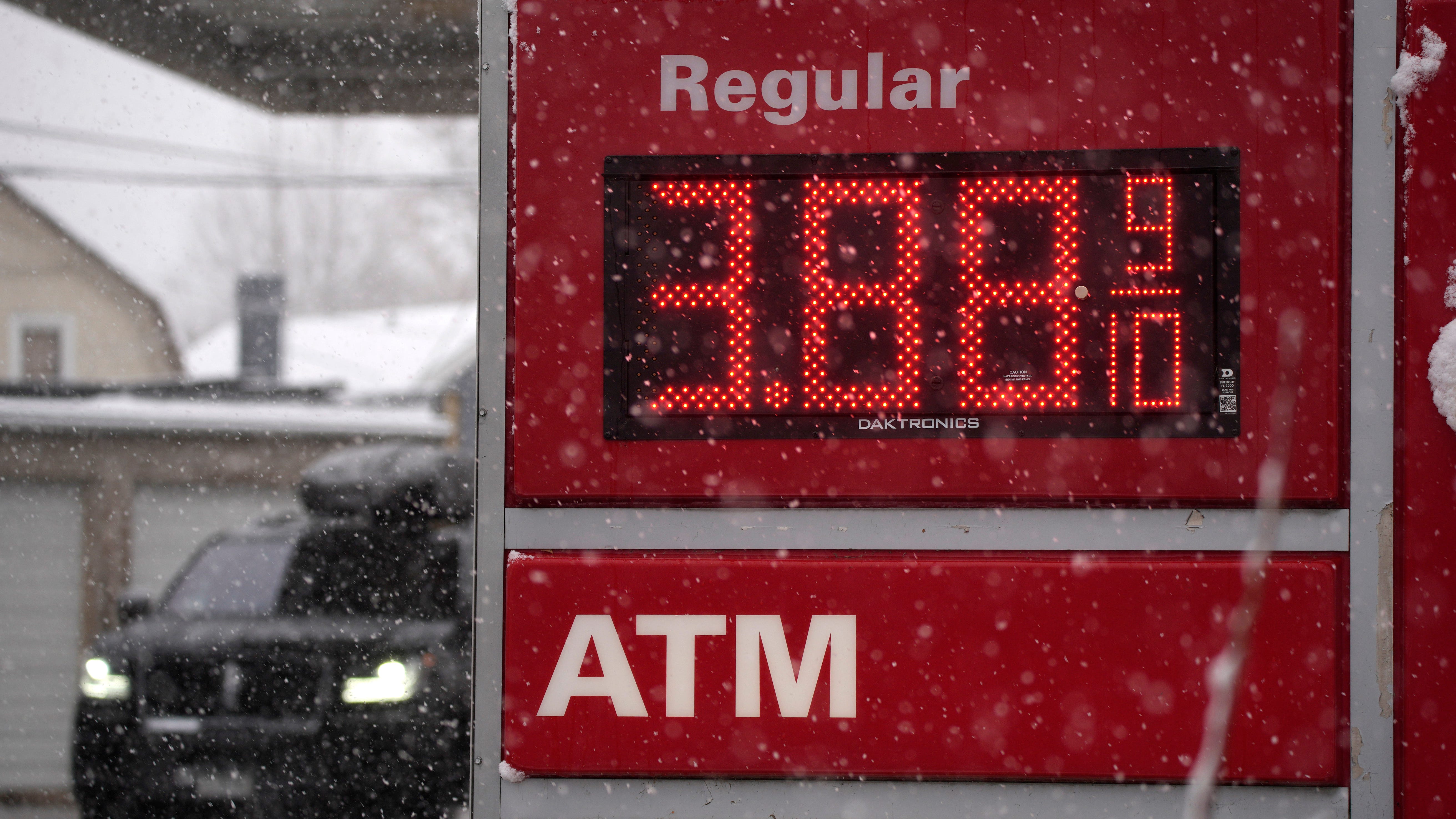 Saudi Arabia keeps lid on oil output as US gas prices rise