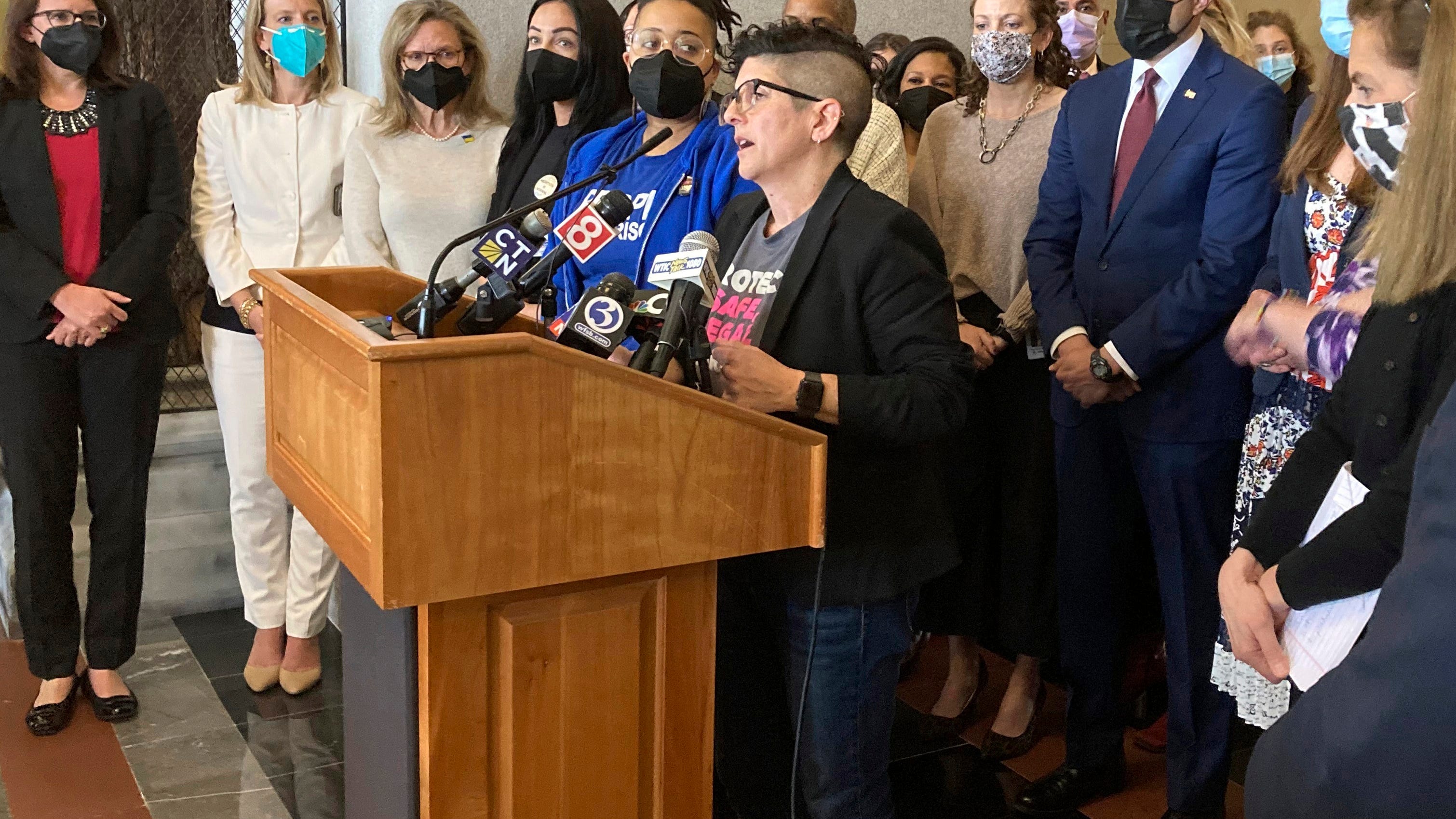 With Roe in doubt, states weigh letting nurses do abortions
