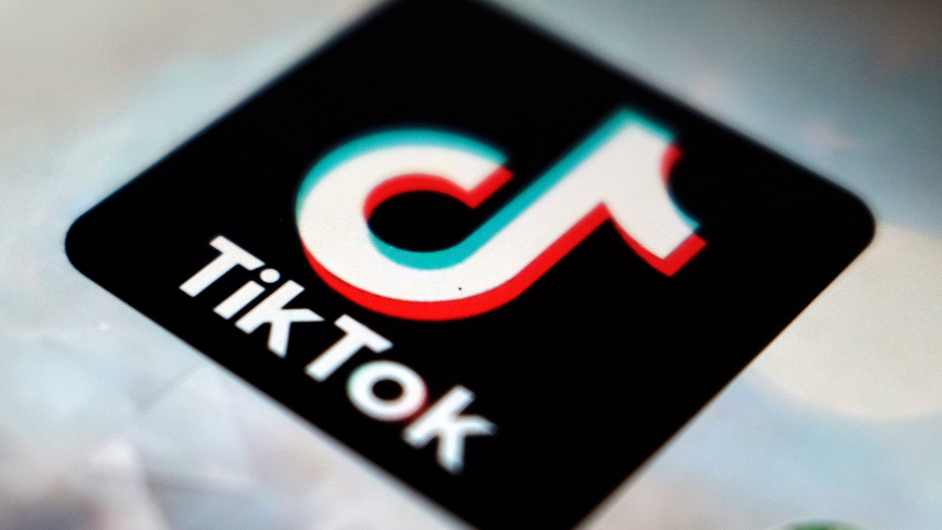 Tech leaders face threat of prison under new UK online bill
