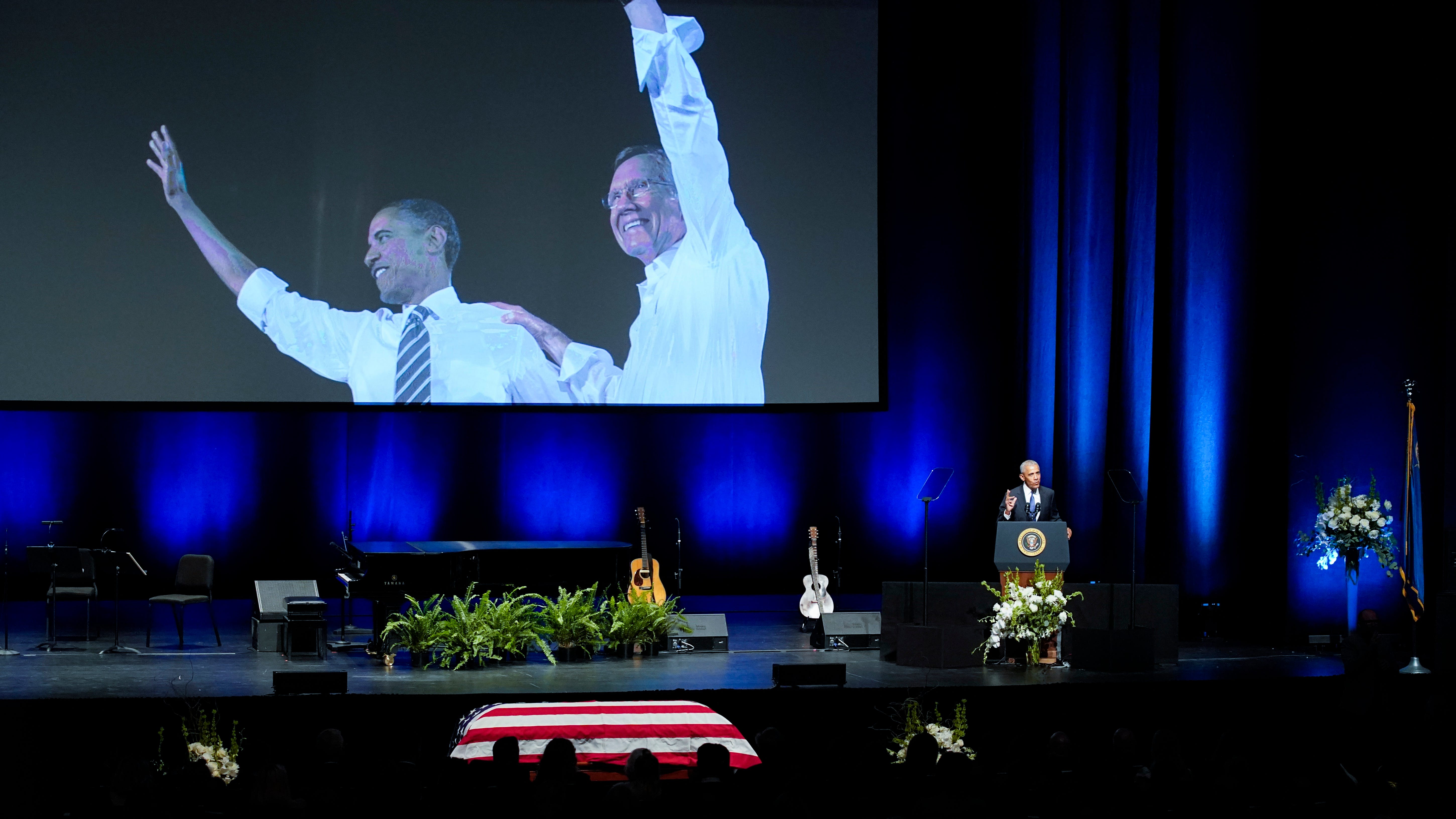 Obama, Biden honor Sen. Reid as man 'who got things done'