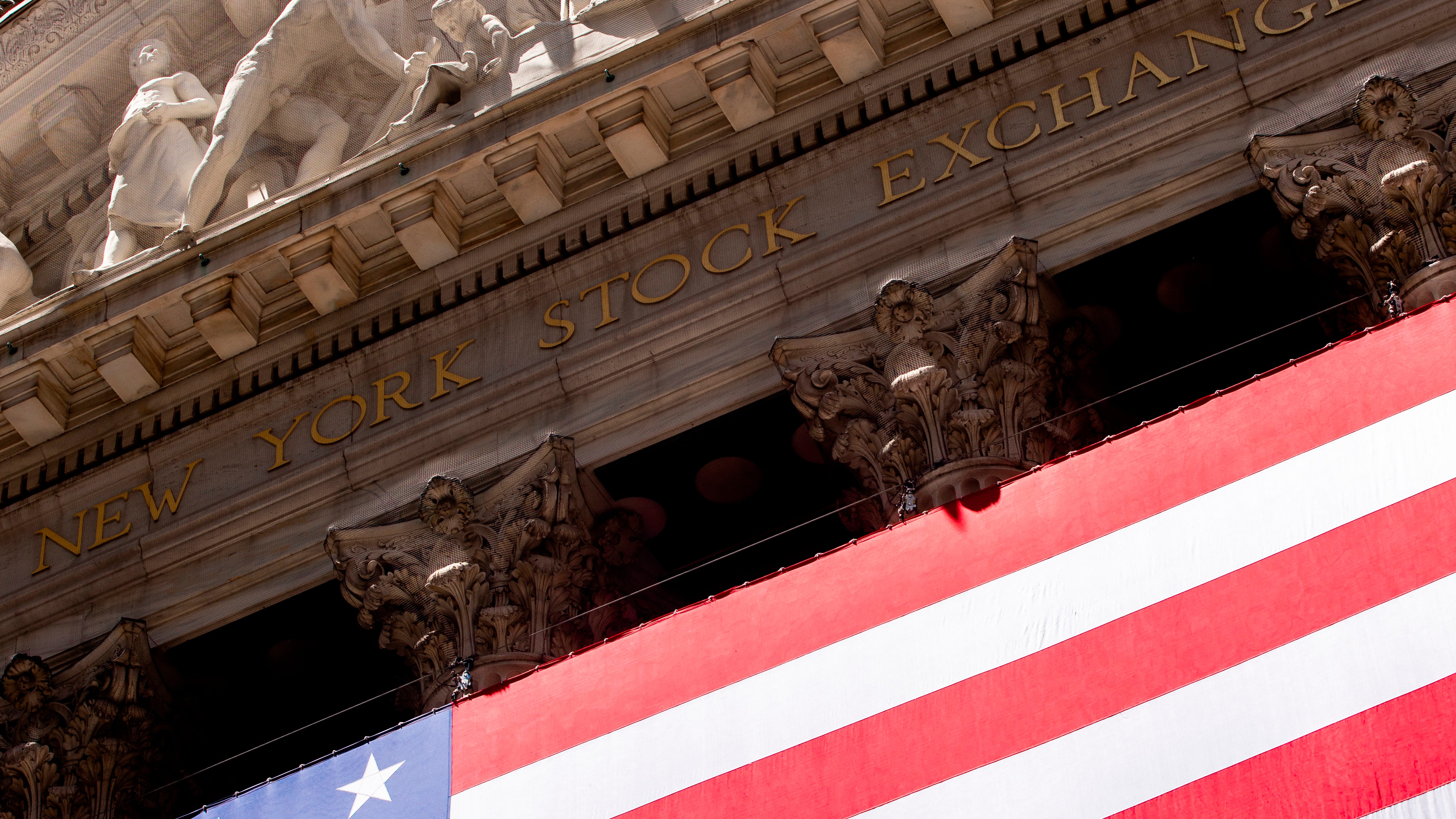 Stocks make another run at rising as profit reports roll in