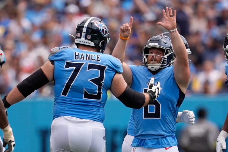 Rams Titans Football
