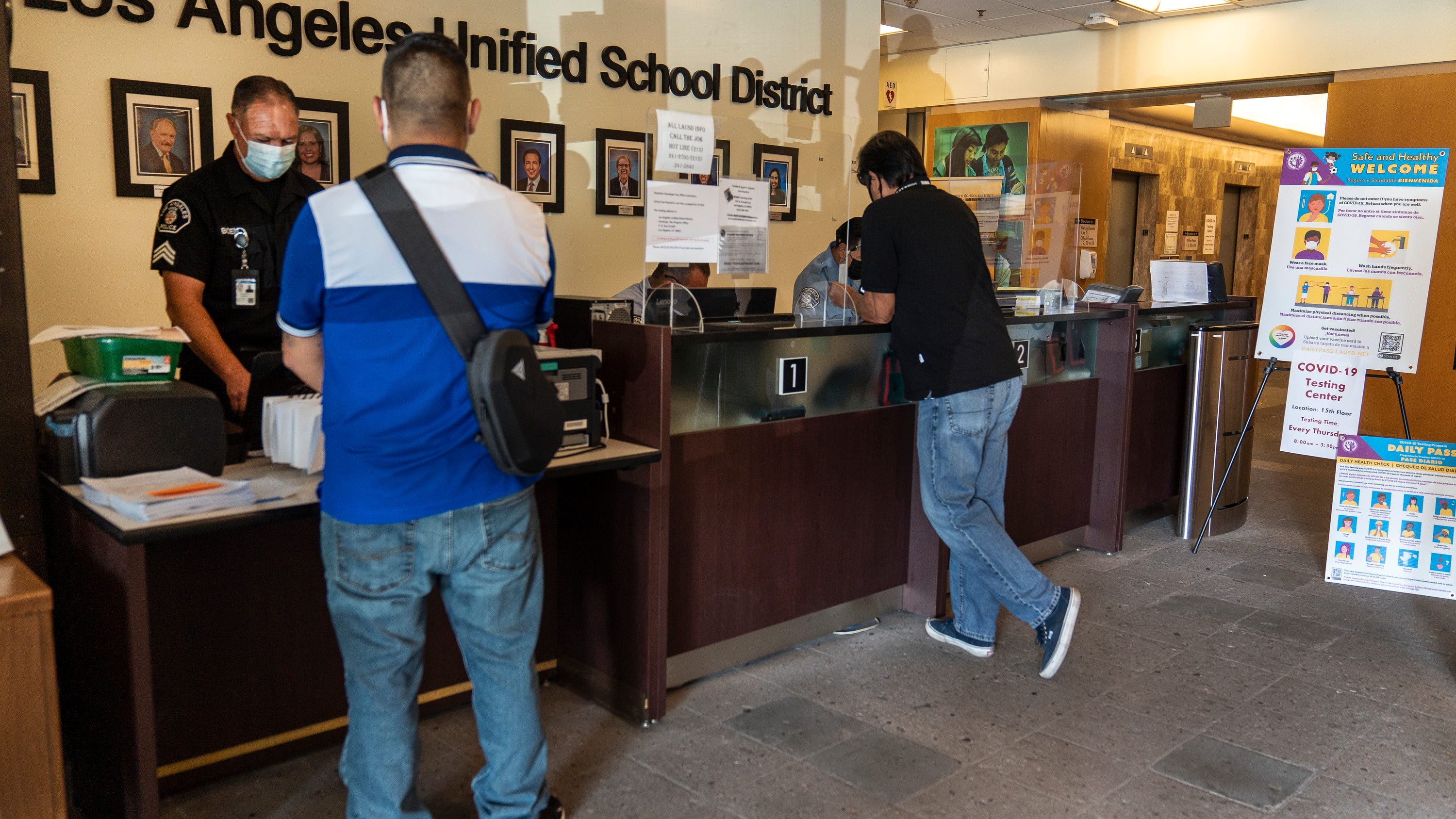 Los Angeles requires COVID-19 vaccine for students 12 and up