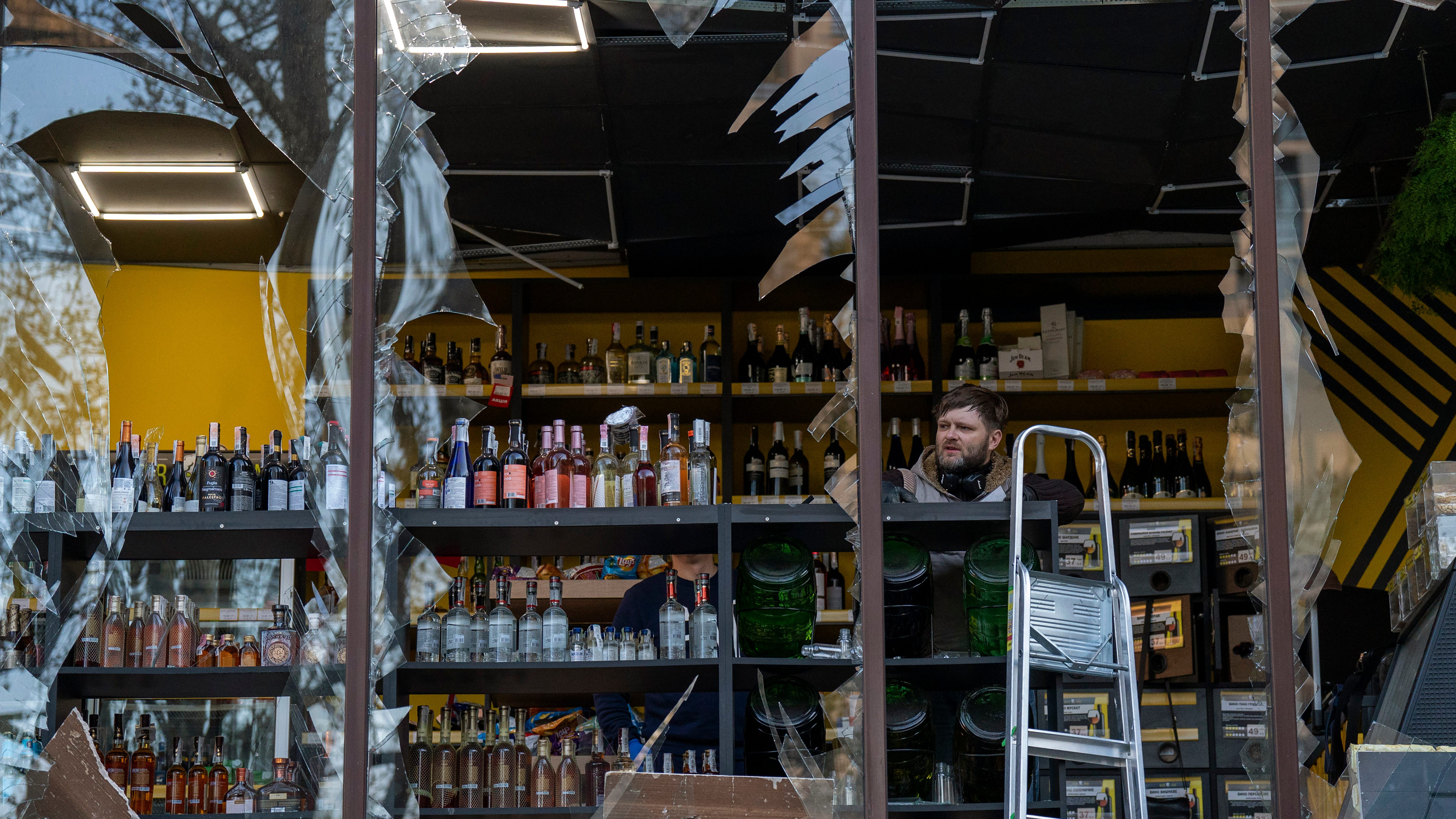 Ukraine slams Kyiv attack amid new Mariupol rescue effort