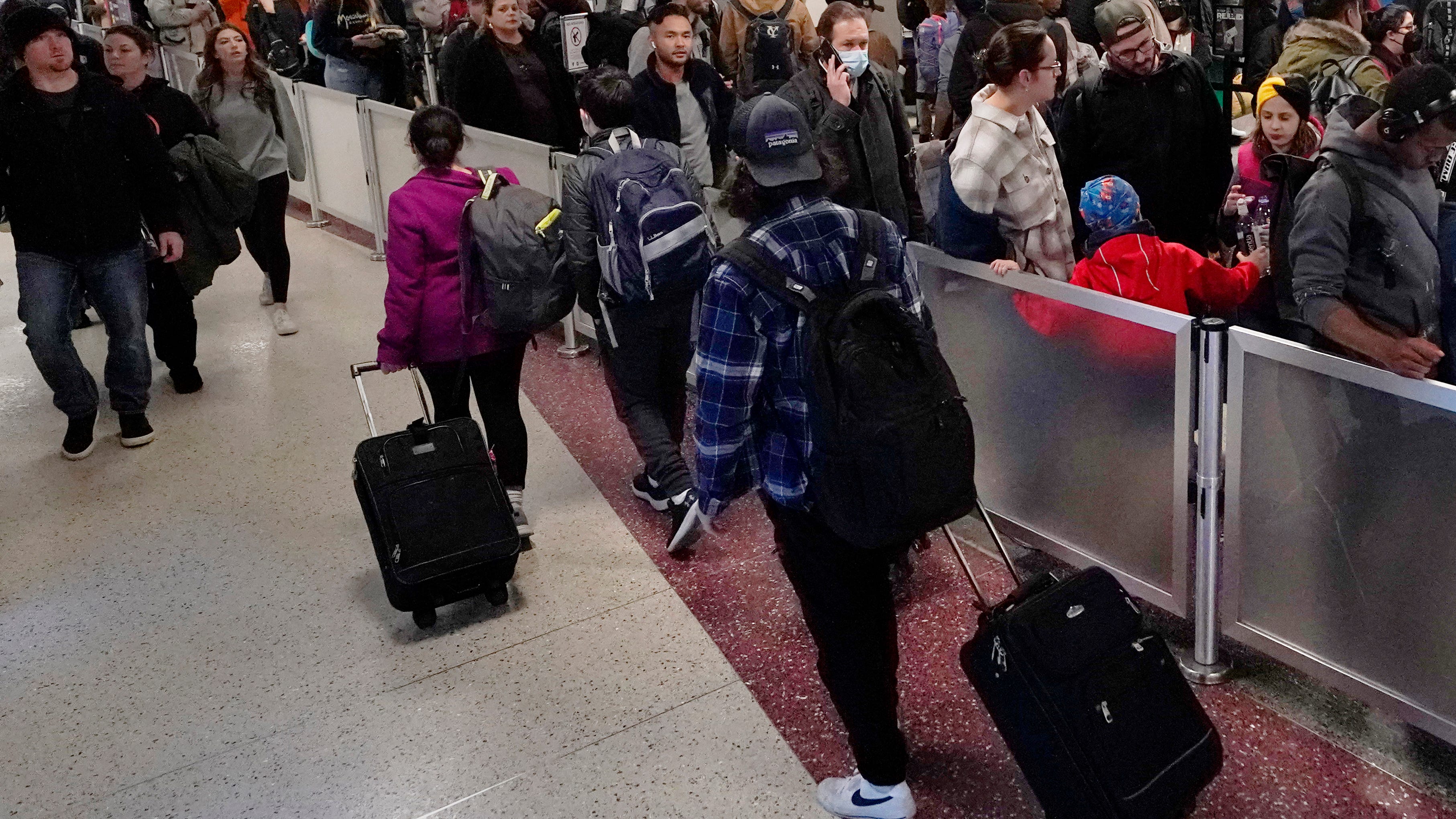 Thanksgiving travel rush begins with new some habits