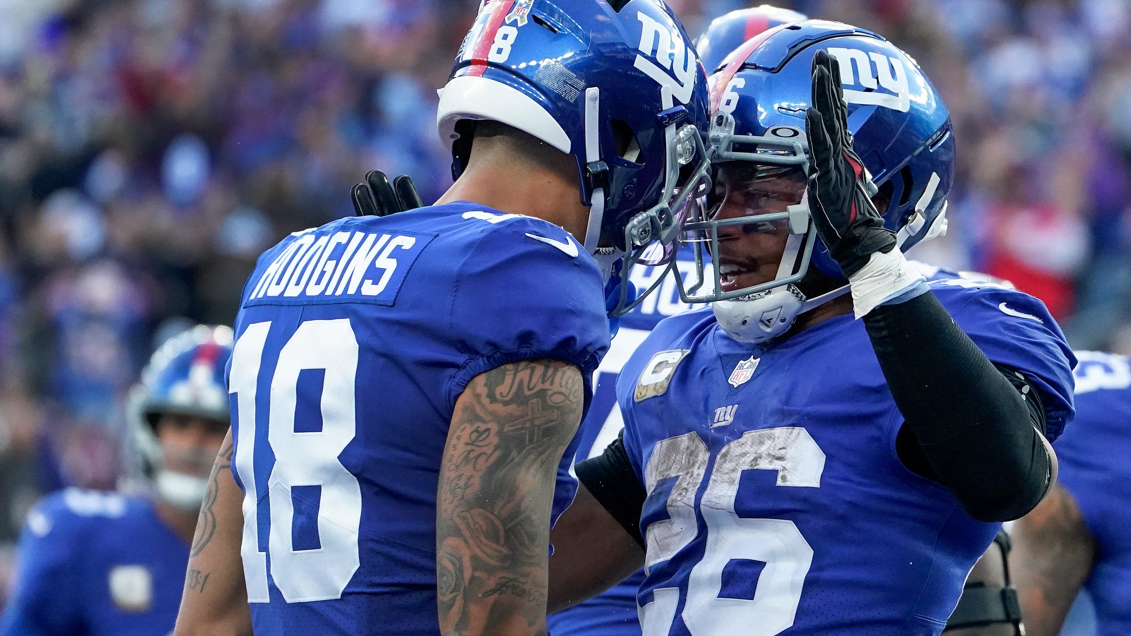Jones, Barkley lead Giants past Texans 24-16 for 7-2 start