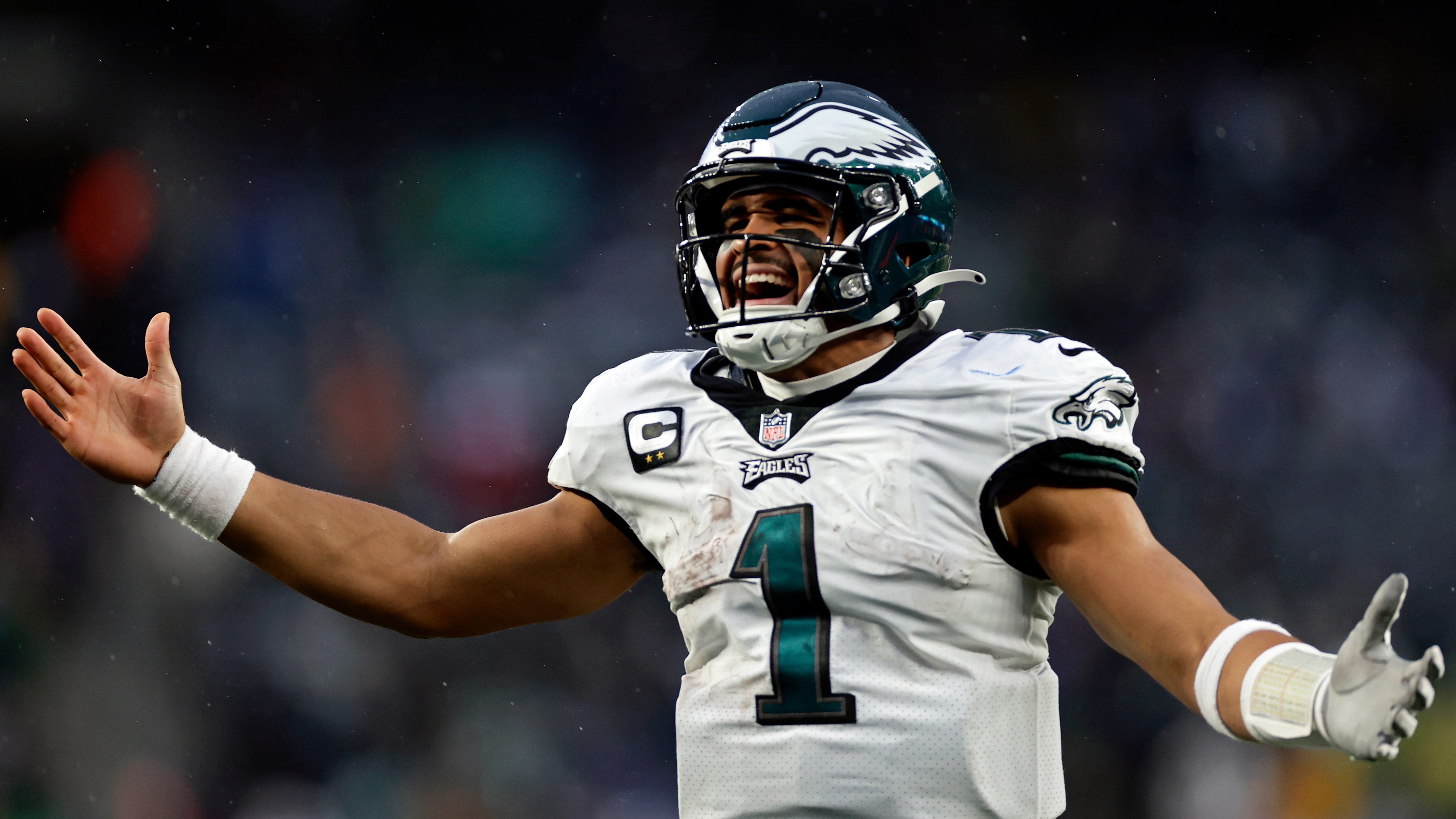 Hurts, Eagles clinch playoffs with 48-22 win over Giants