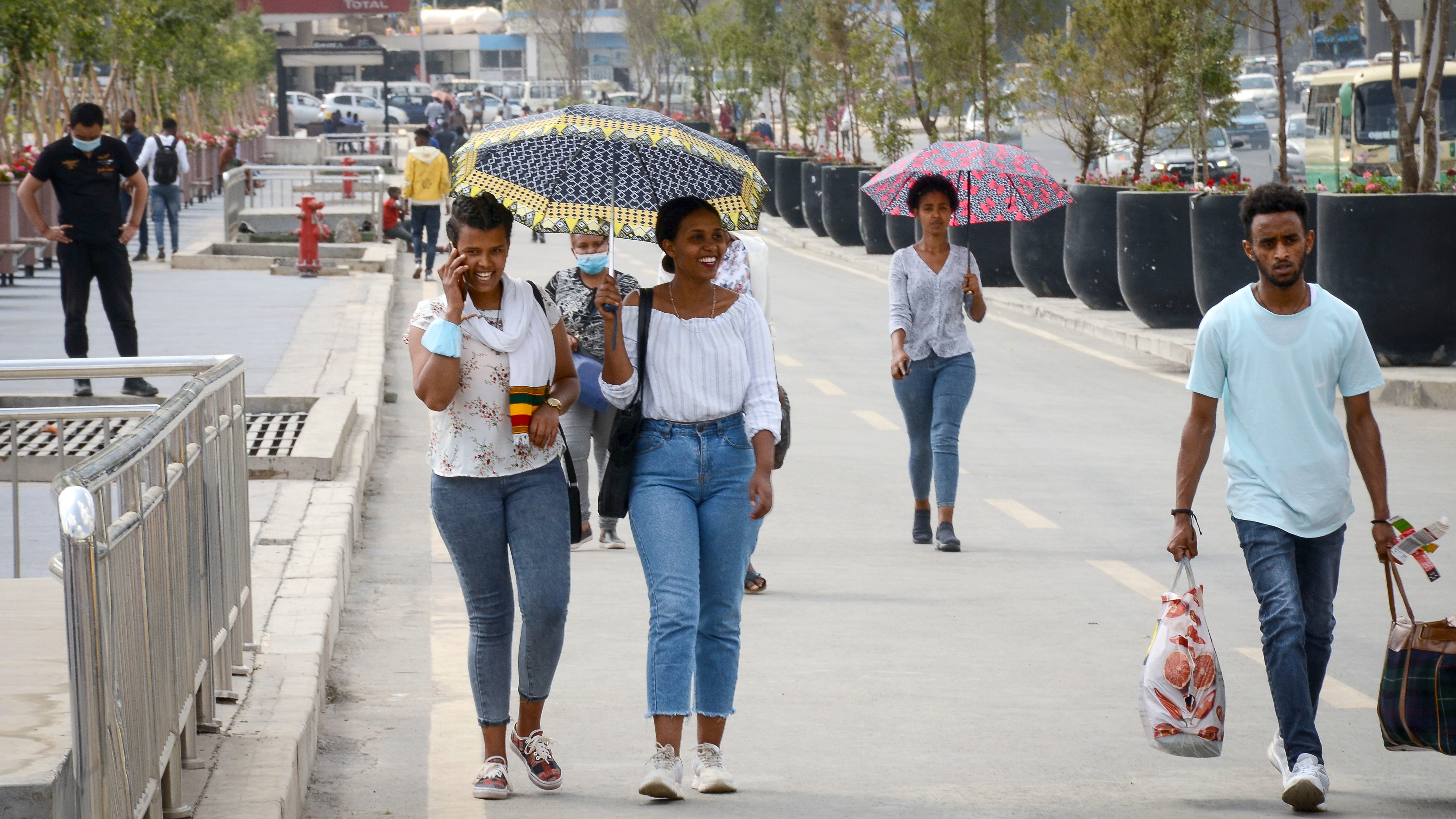 Ethiopia lifts state of emergency early, citing easing war