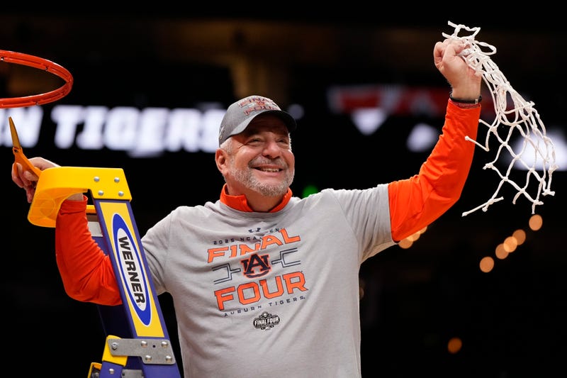 Auburn-Pearl Retires Basketball