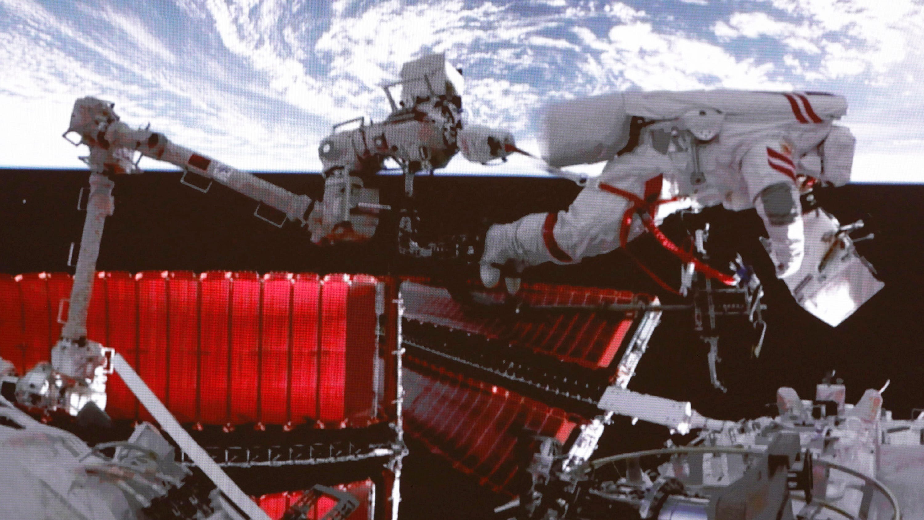 China says will train foreign astronauts for space station