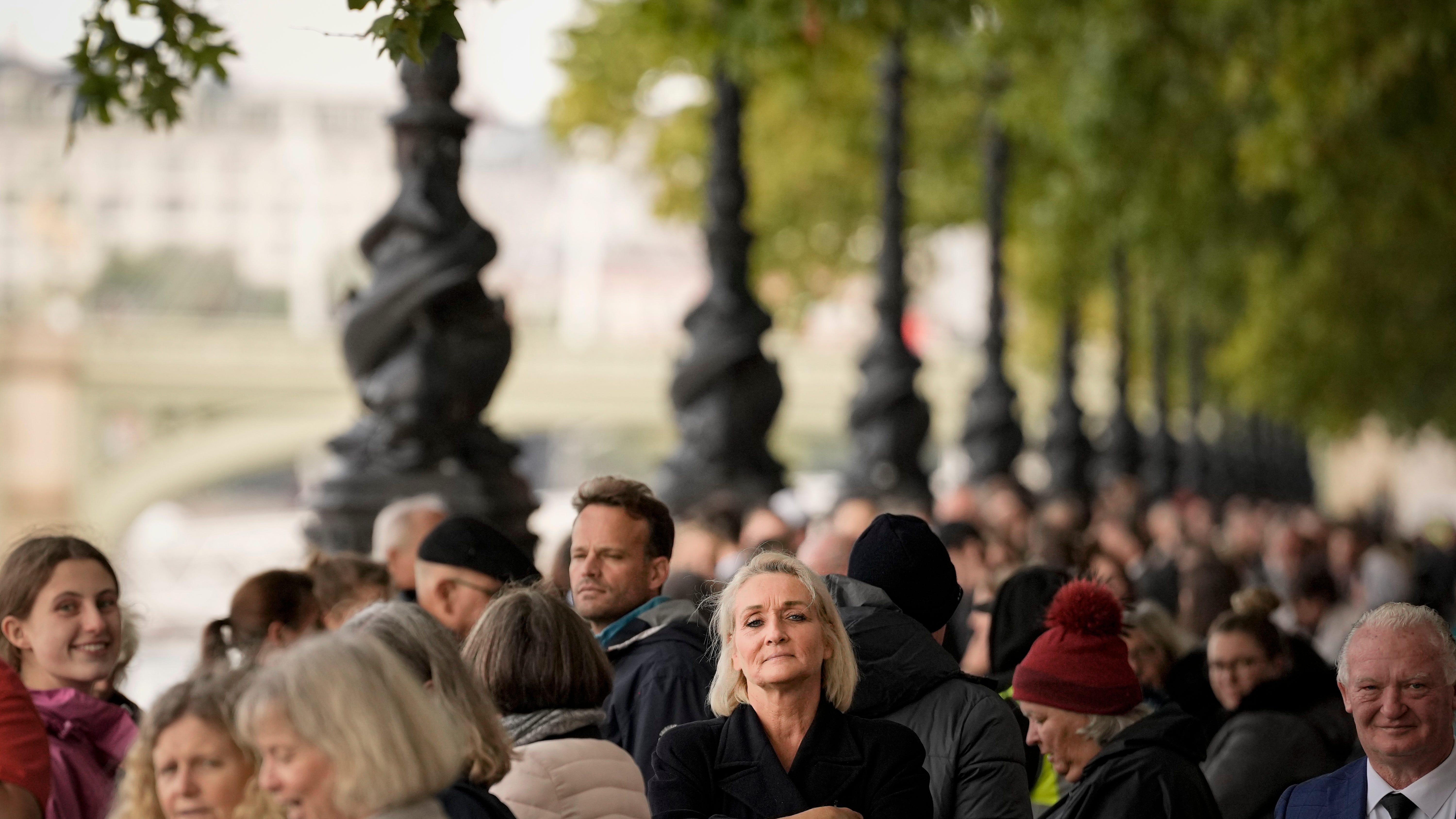 Huge line to view monarch's coffin is queue fit for a queen