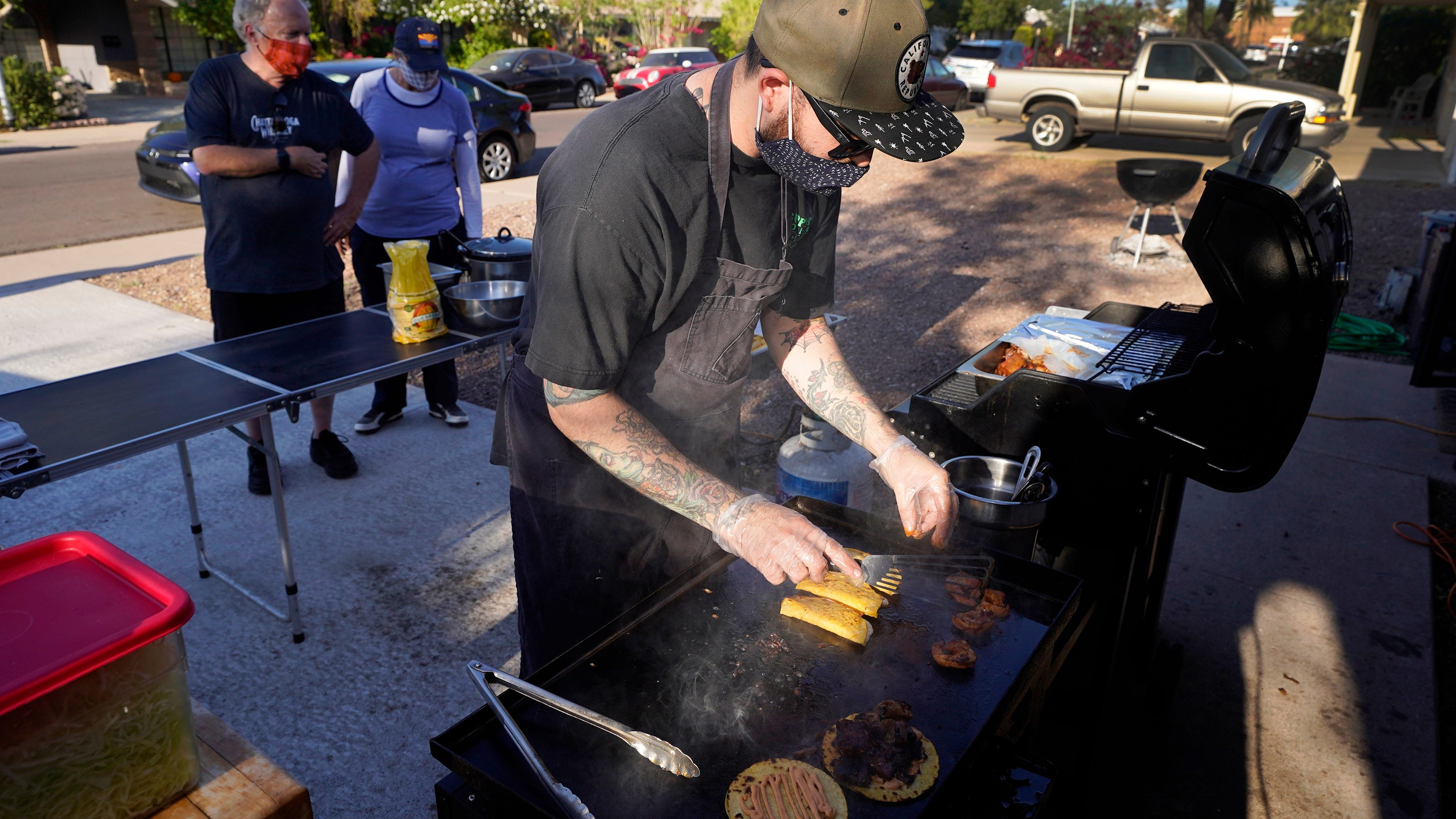 Pandemic-weary chefs, cooks enjoy serving from home
