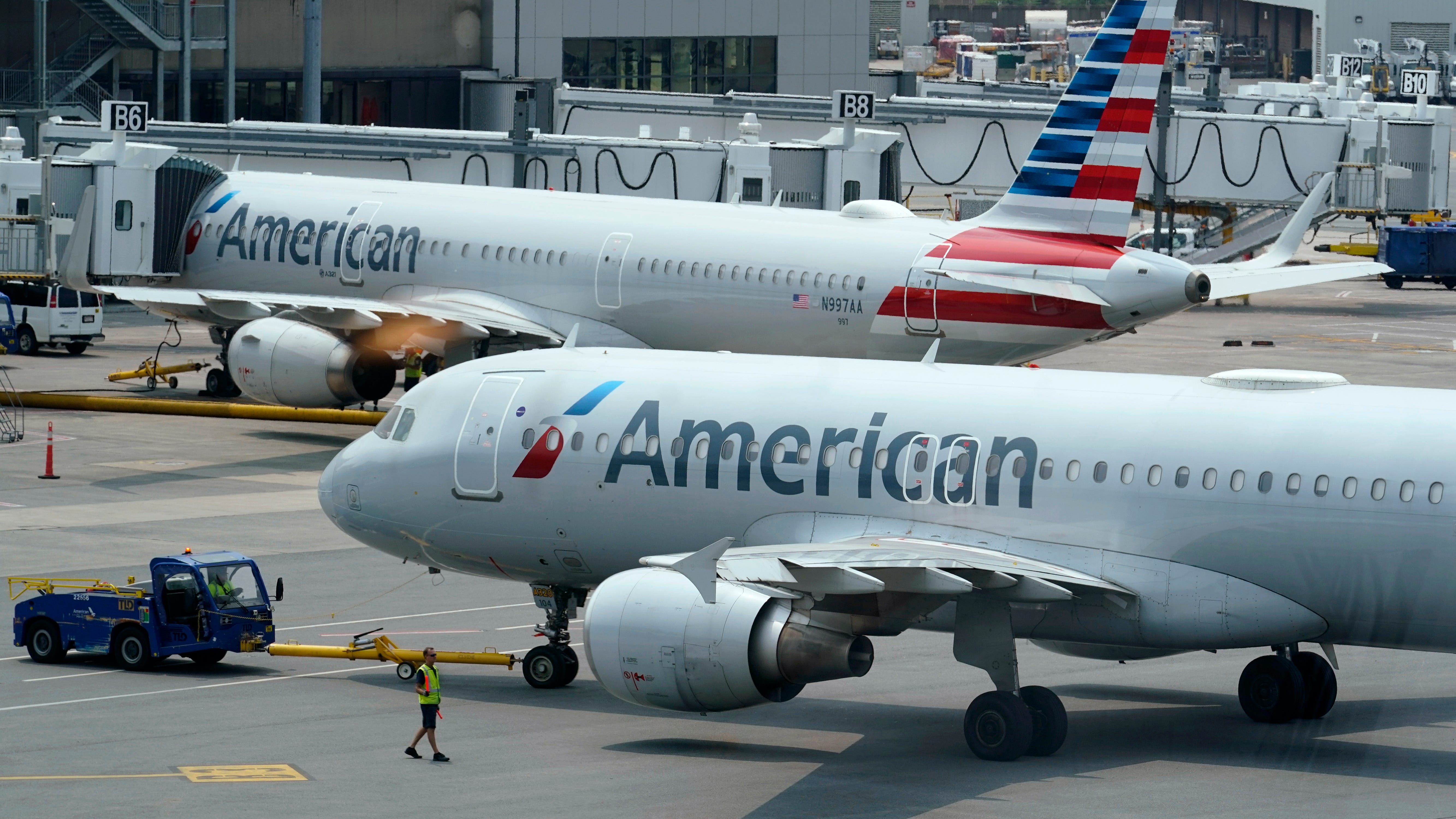 Southwest, American post 2Q profits as air travel picks up