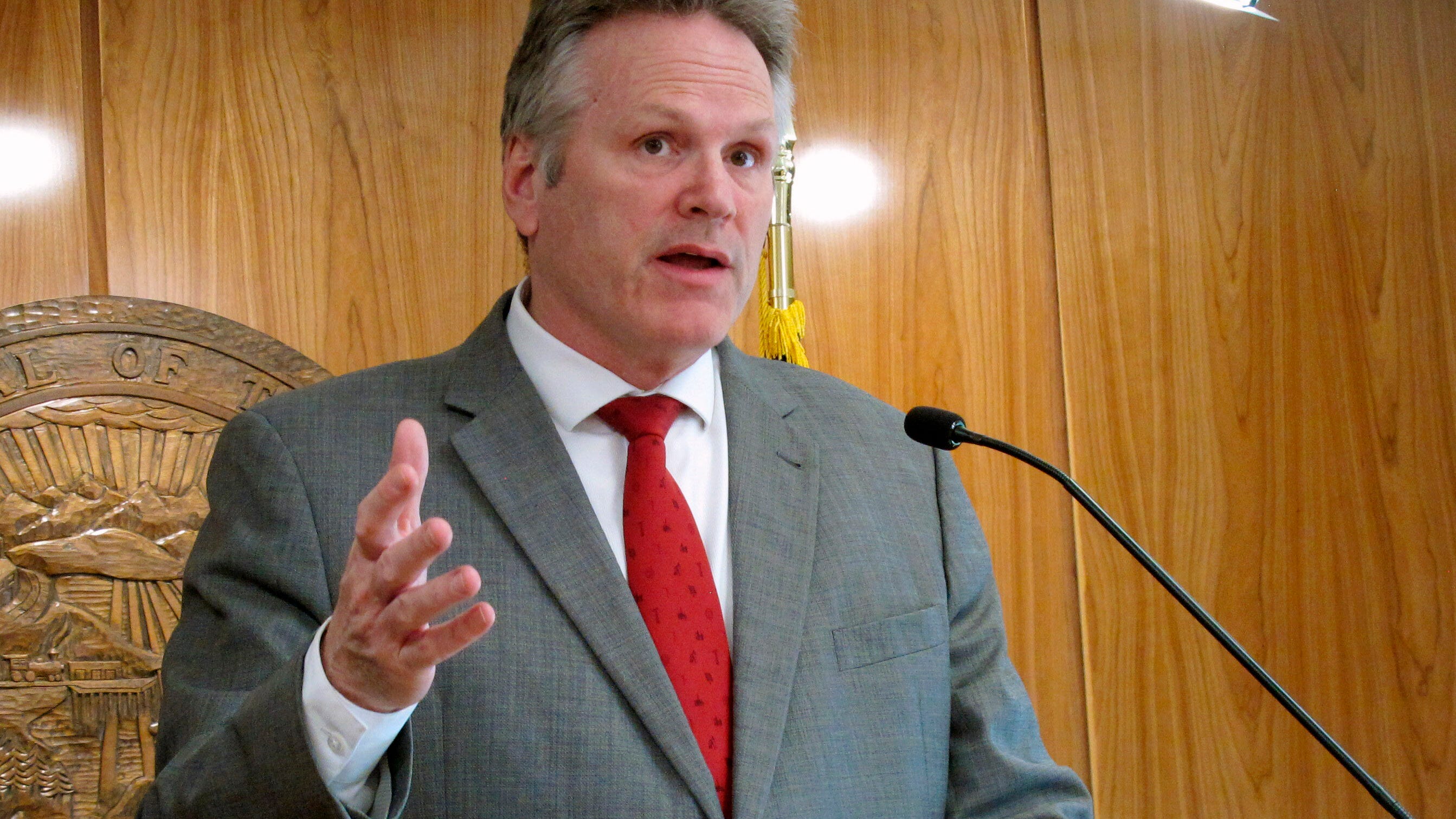 Alaska governor pitches plan to capitalize on carbon markets