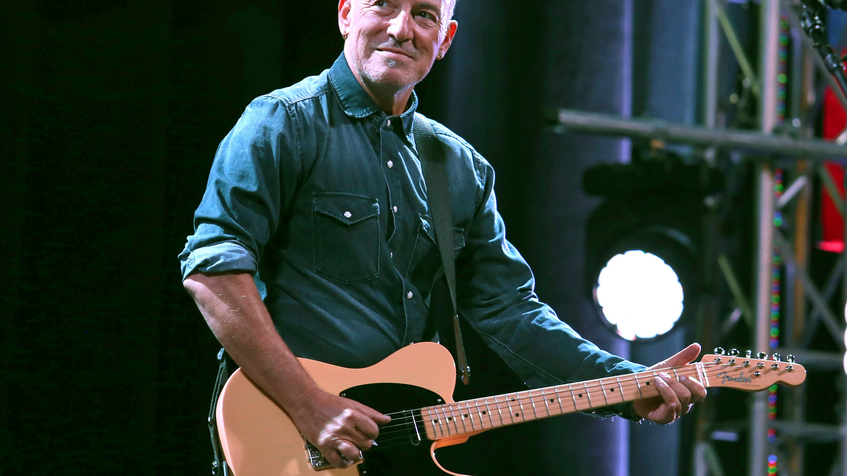 Bruce Springsteen's artifacts coming to Grammy Museum