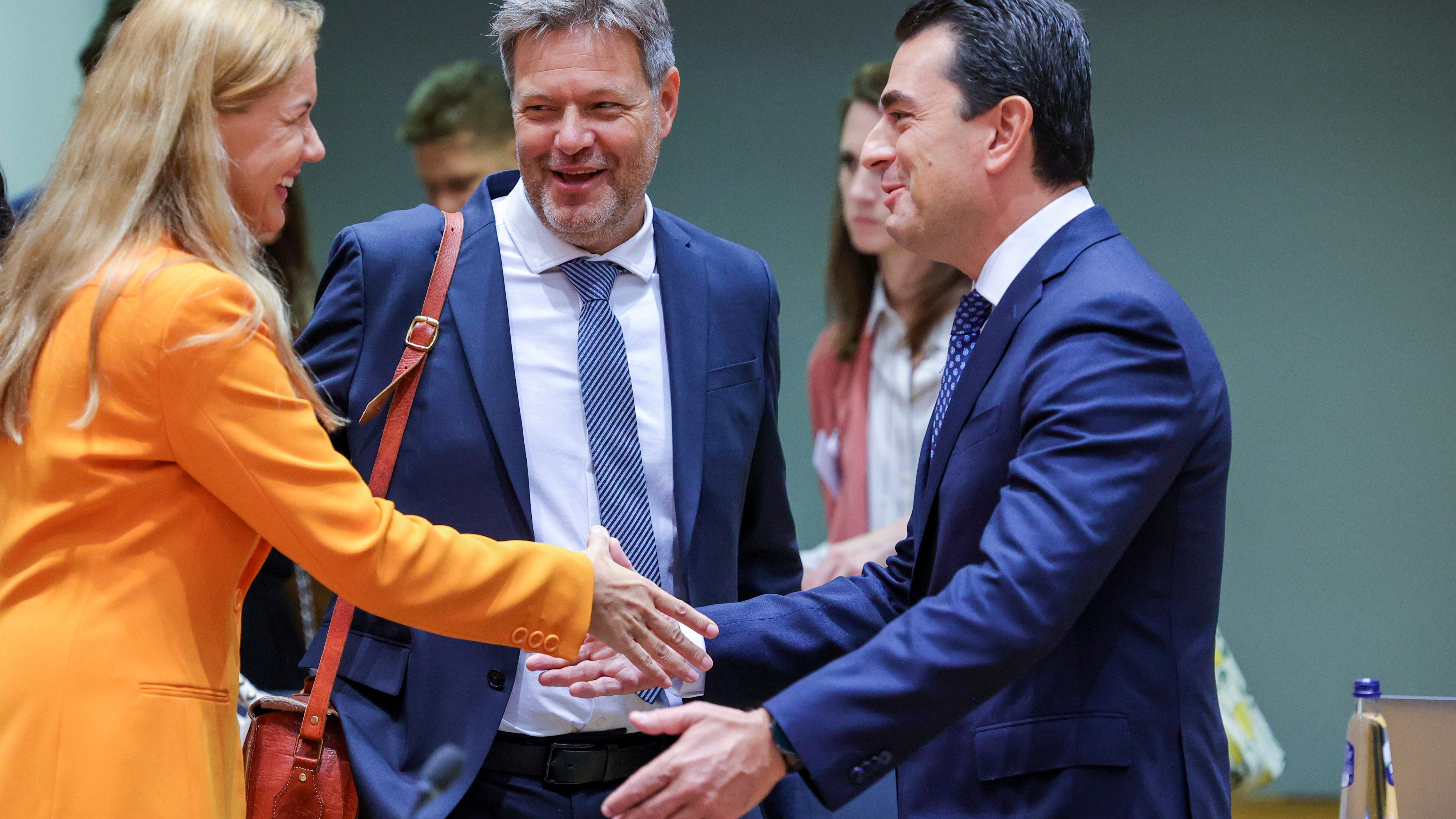 EU nations struggle to find joint approach on energy prices