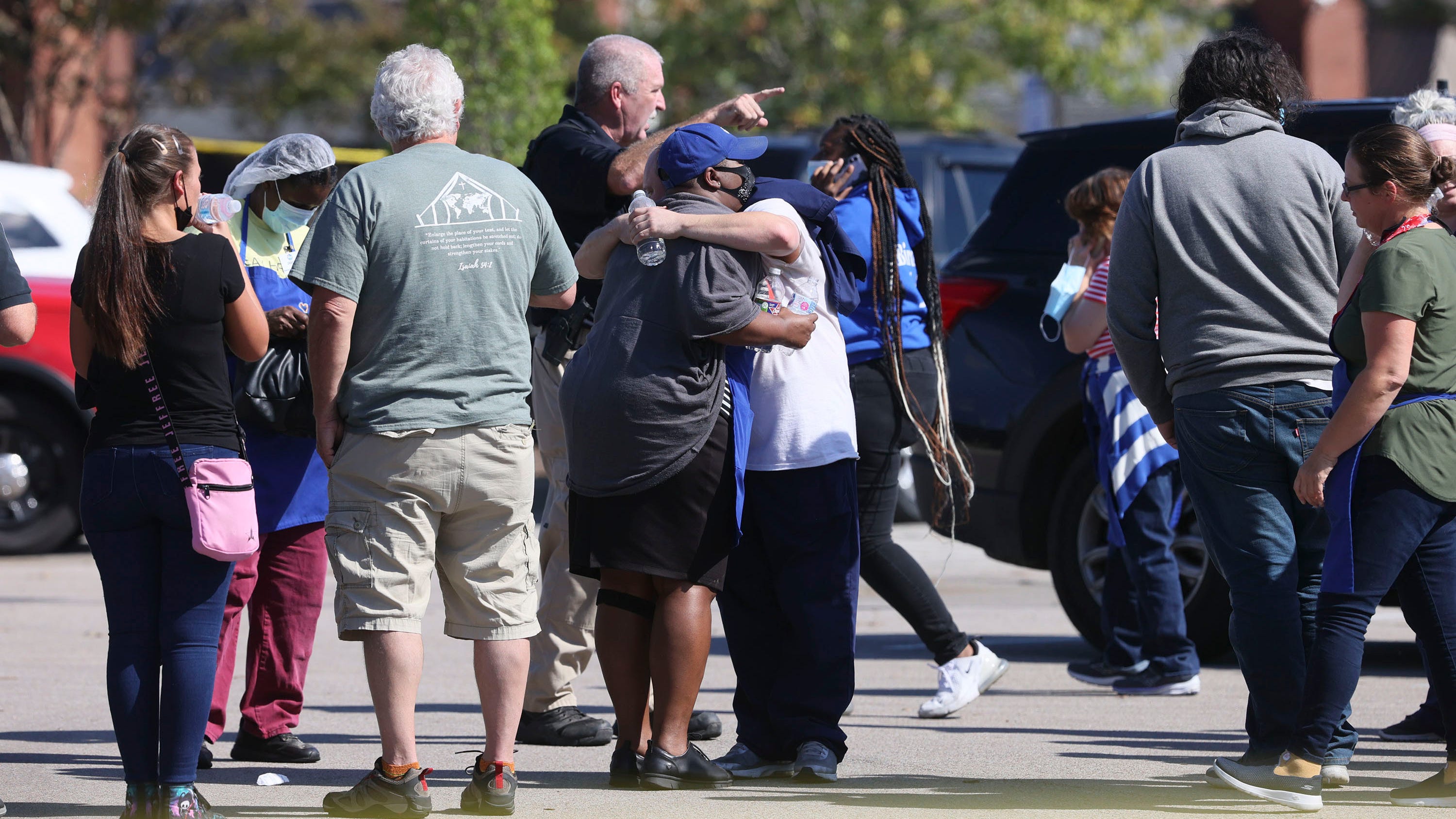 Police: 1 dead, 12 wounded in store shooting; shooter dead