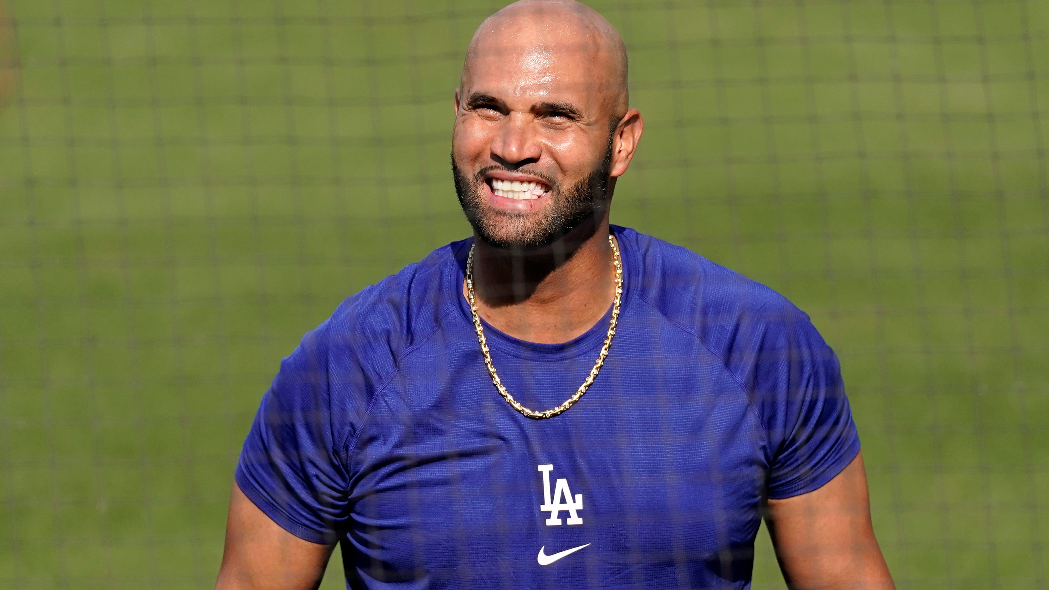 Pujols moves to Dodgers, disputes Angels' everyday claims