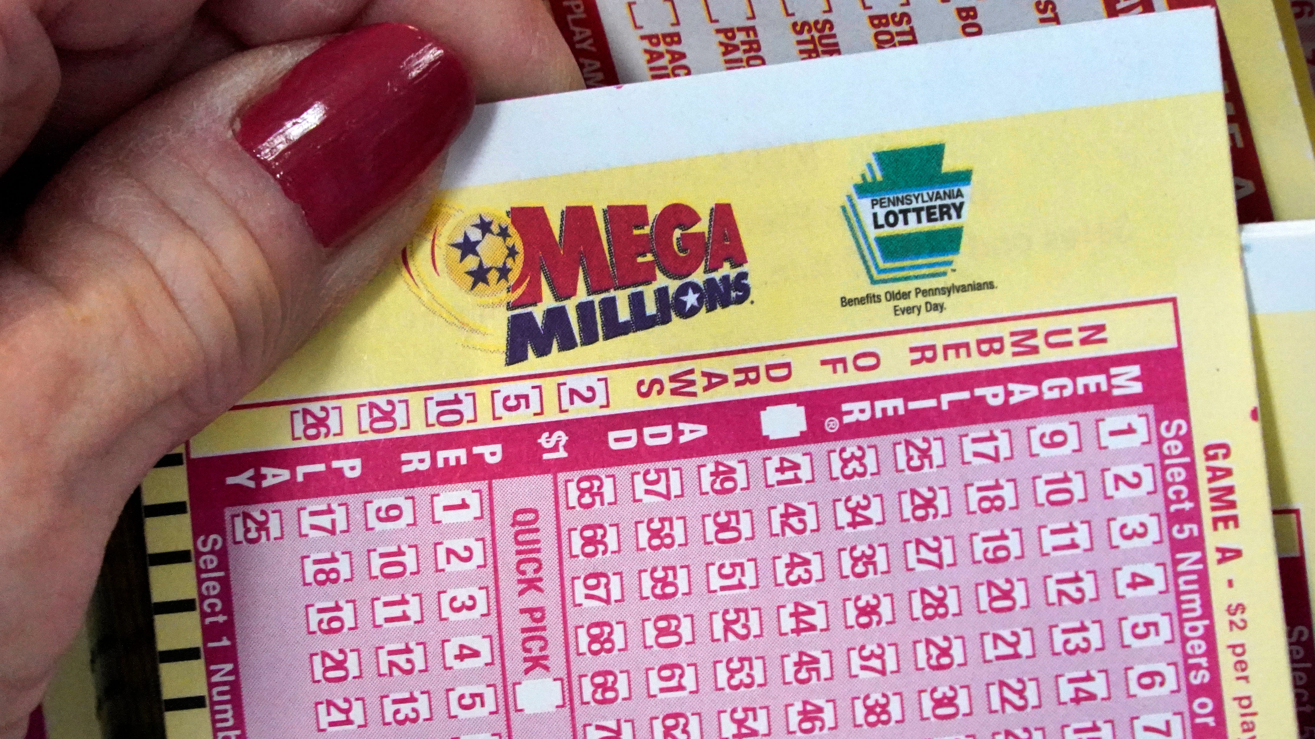 Mega Millions jackpot rises to $910 million after no one wins top prize