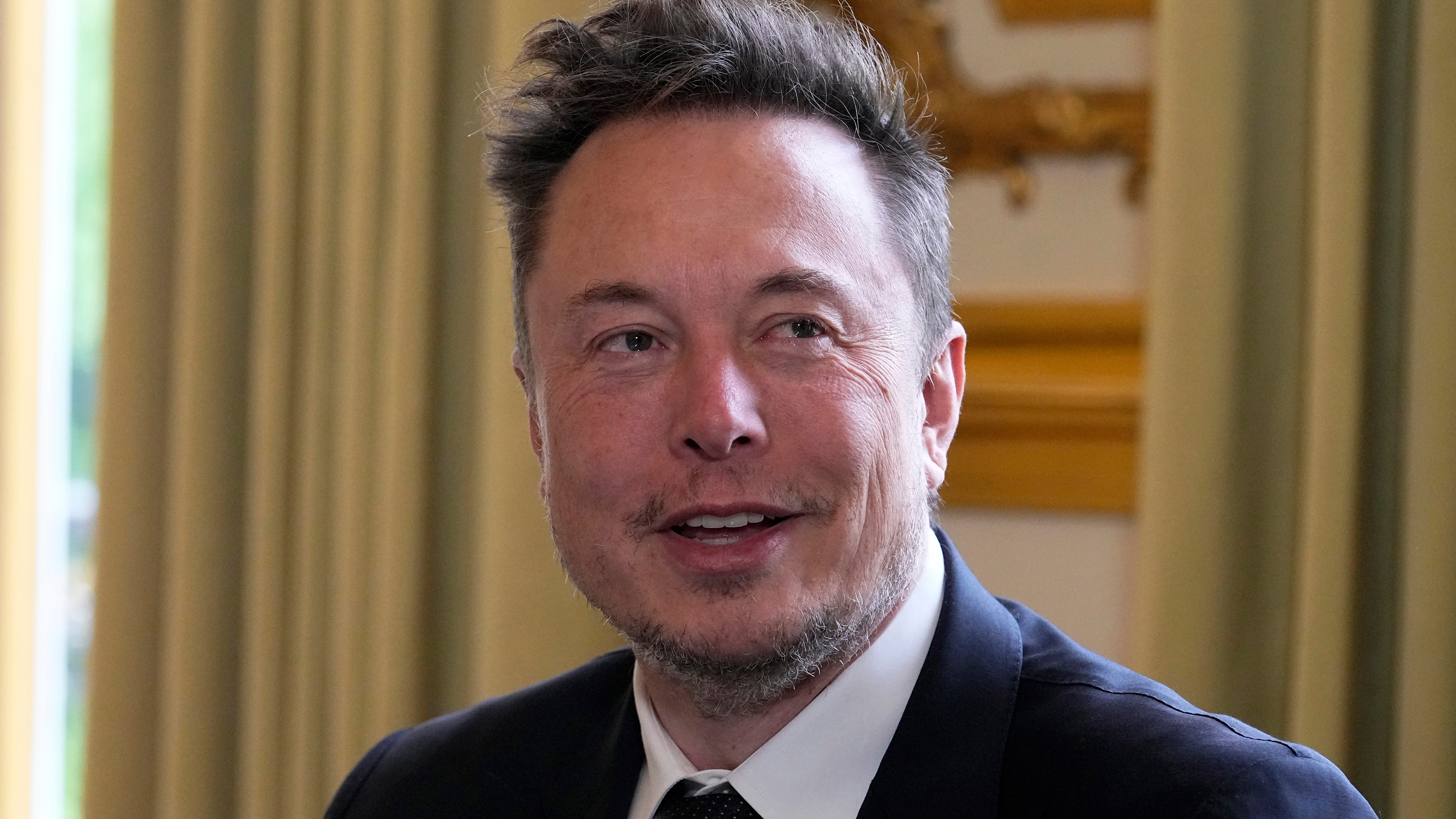 Elon Musk wants to build a digital town square. But his debut for DeSantis had a tech failure.