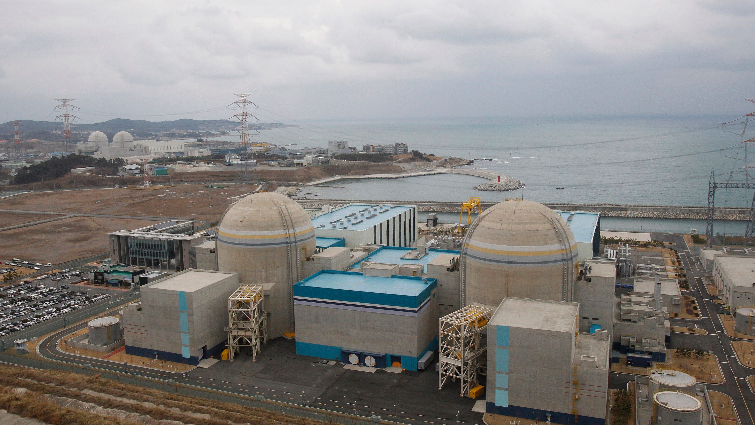 S Korea signs $2.25 billion deal with Russia nuclear company