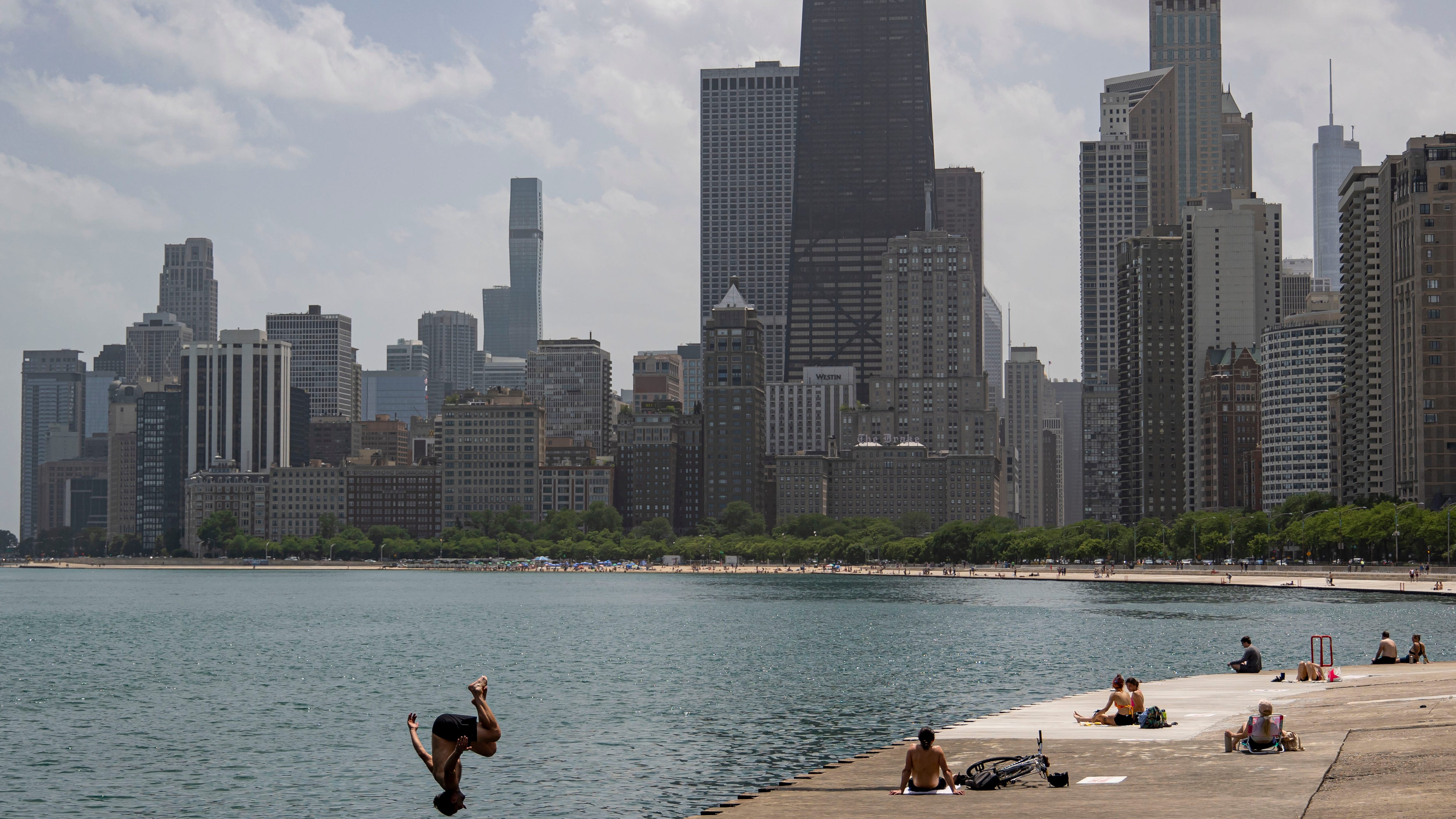 Heat wave keeps Midwest and South in its sticky grip