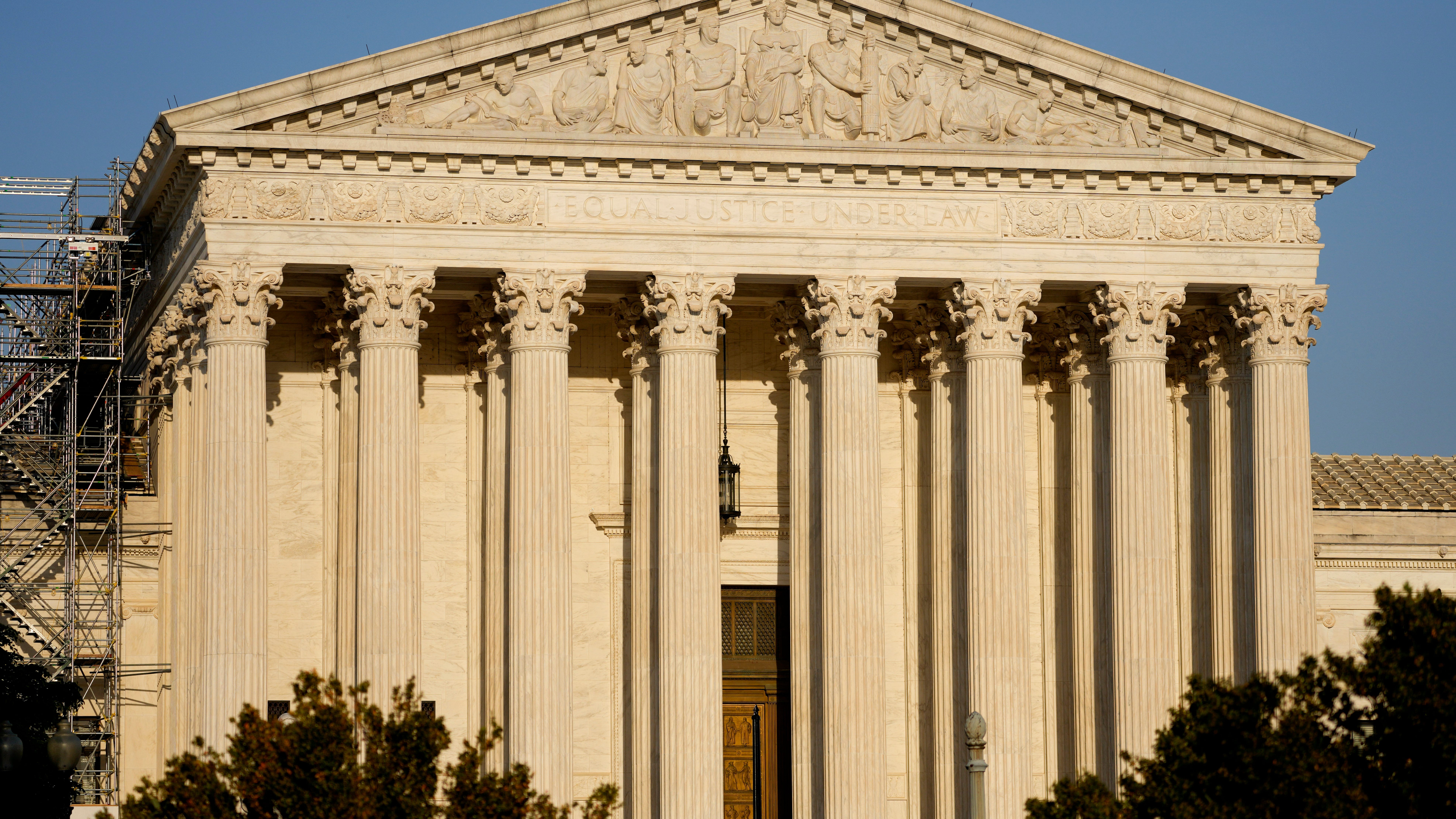 Supreme Court rules against union in labor dispute involving truck drivers and wet concrete