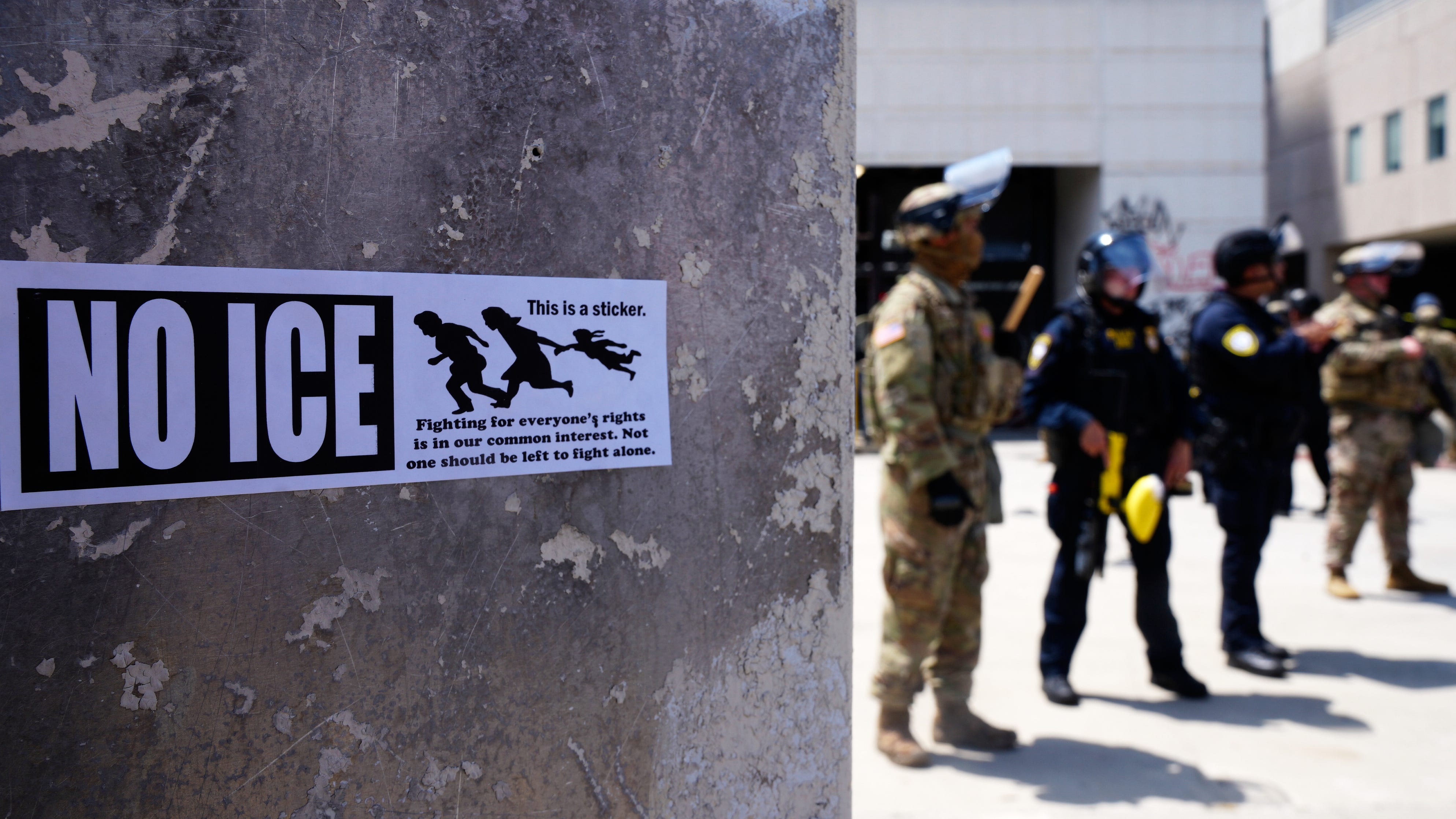 Appeals court temporarily blocks judge's ruling to return control of National Guard to California