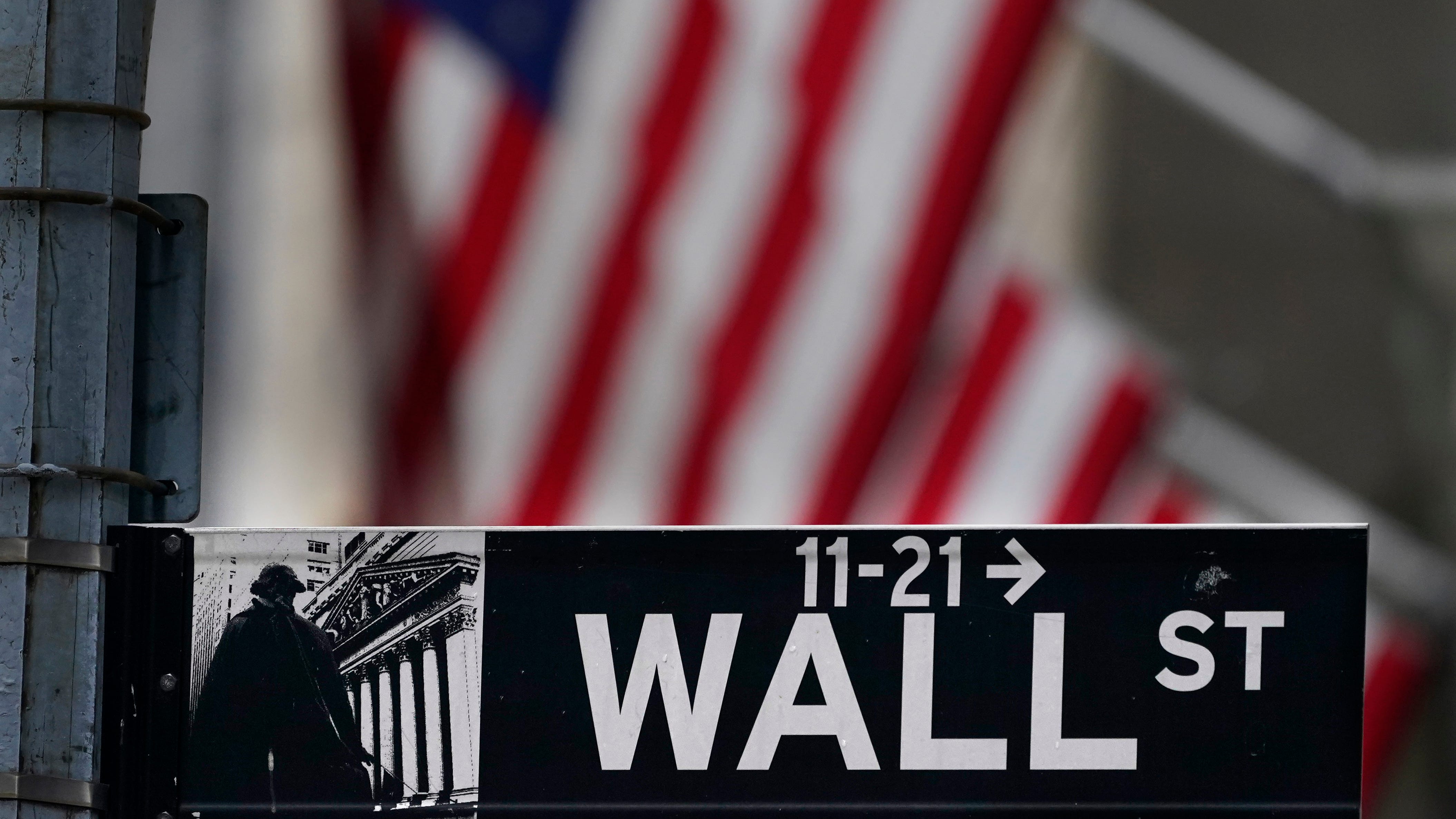 Sluggish start for stocks after climb in unemployment claims