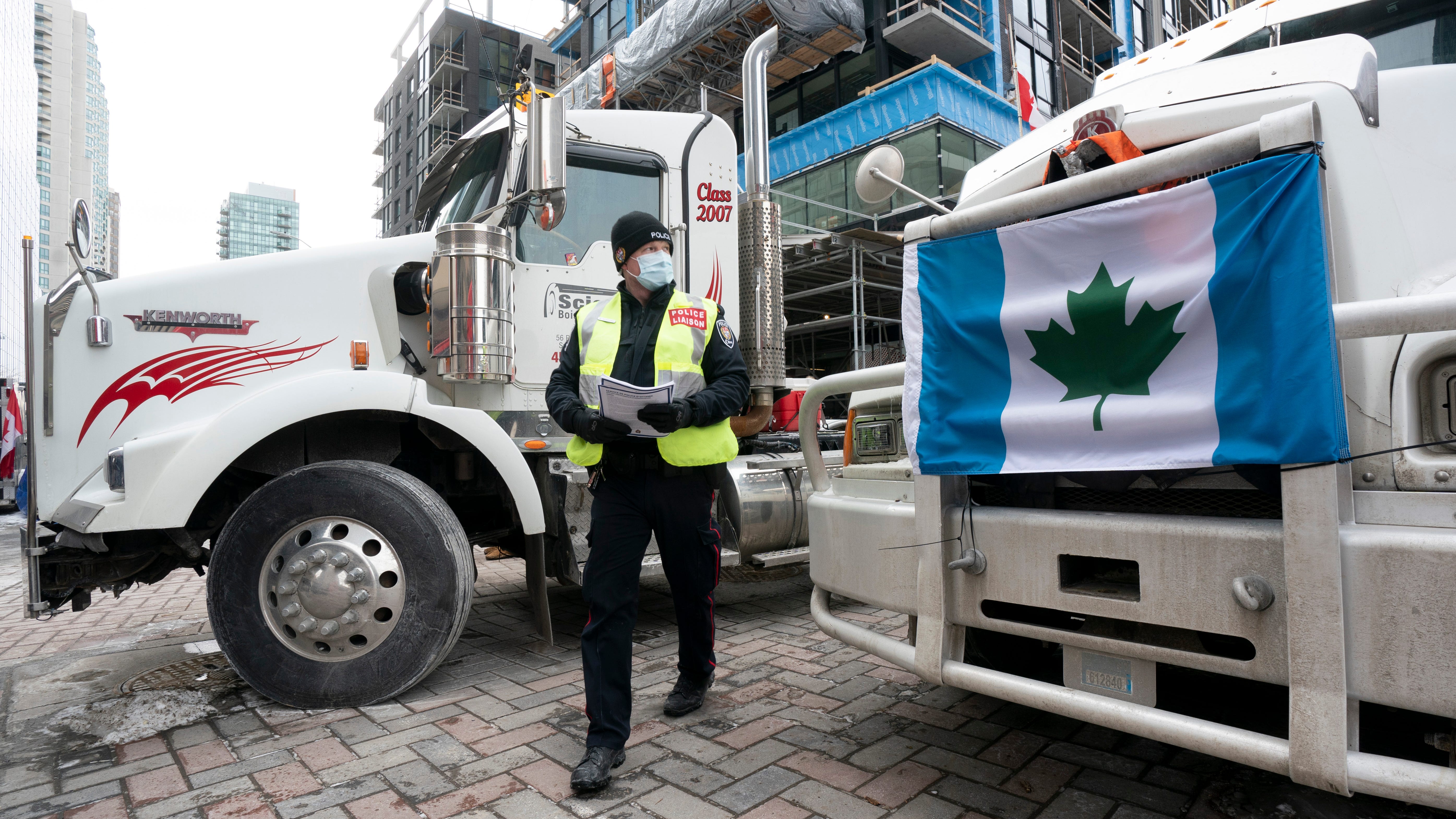 Tensions mount in Ottawa as police warn truckers to leave