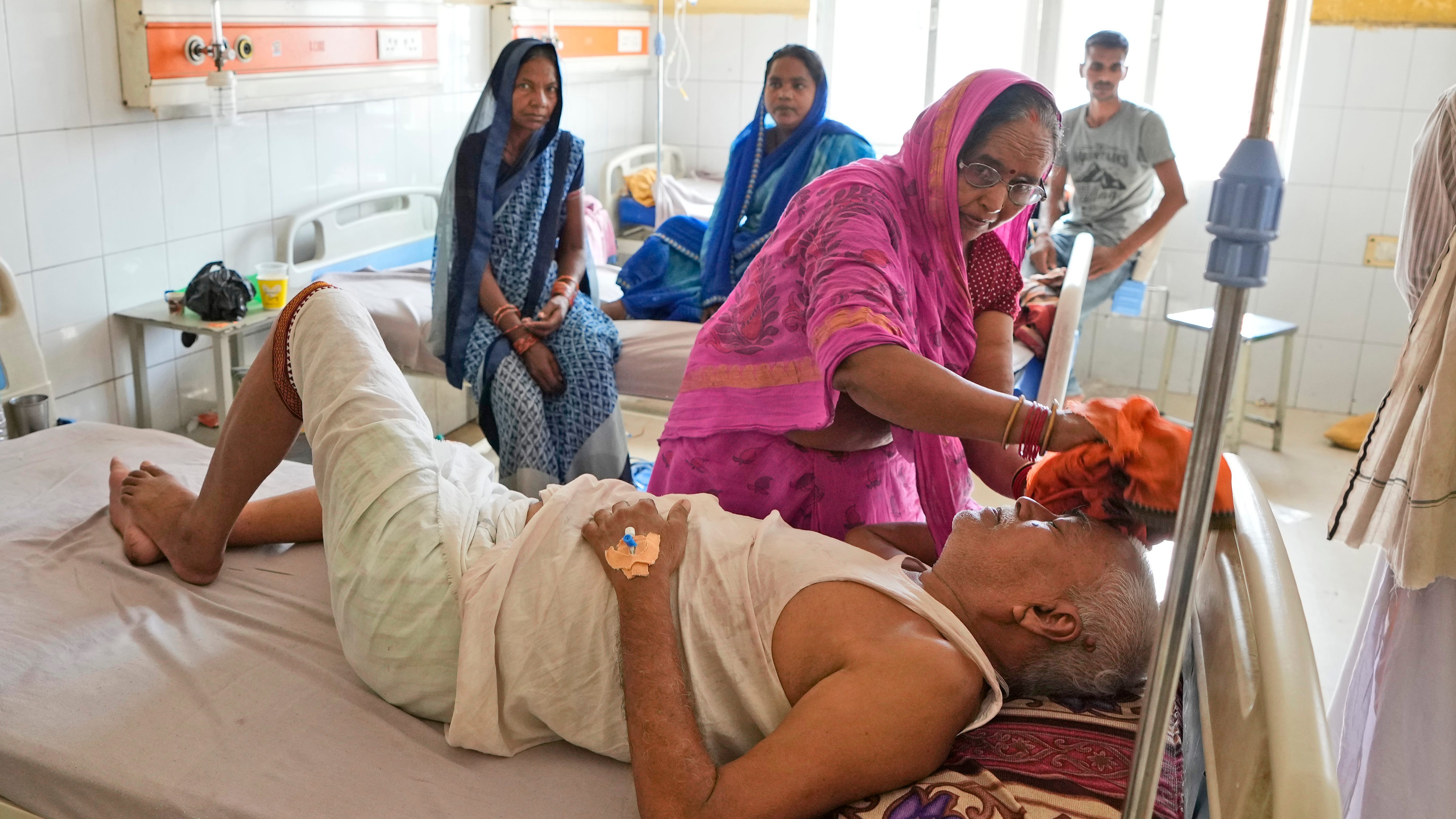 Death toll rises amid sweltering heat wave in 2 of India's most populous states